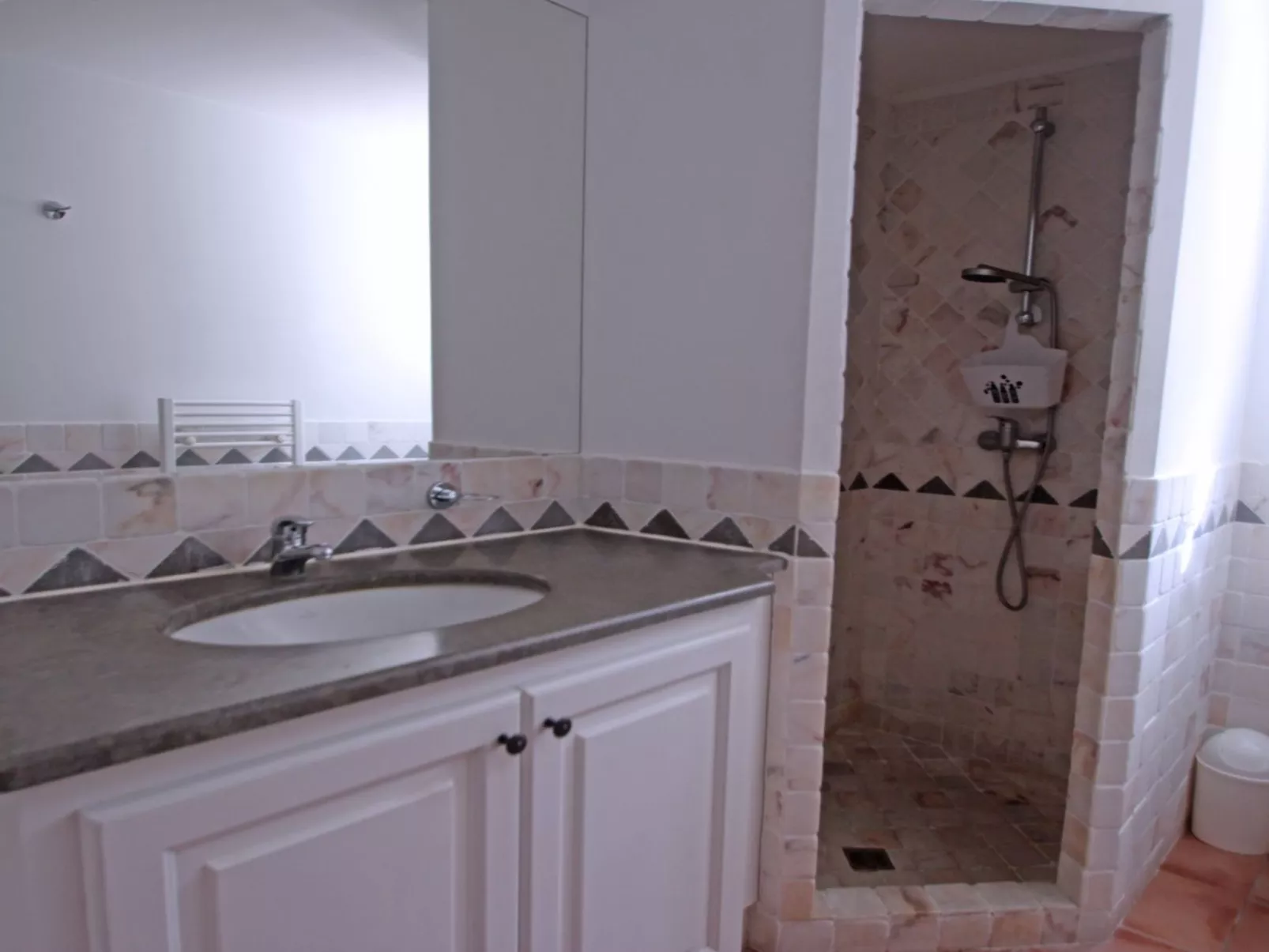 Villa T4 - 6 Personen - Privates Schwimmbad - WiFi - Klimaanlage - Sainte Maxim - Binnen