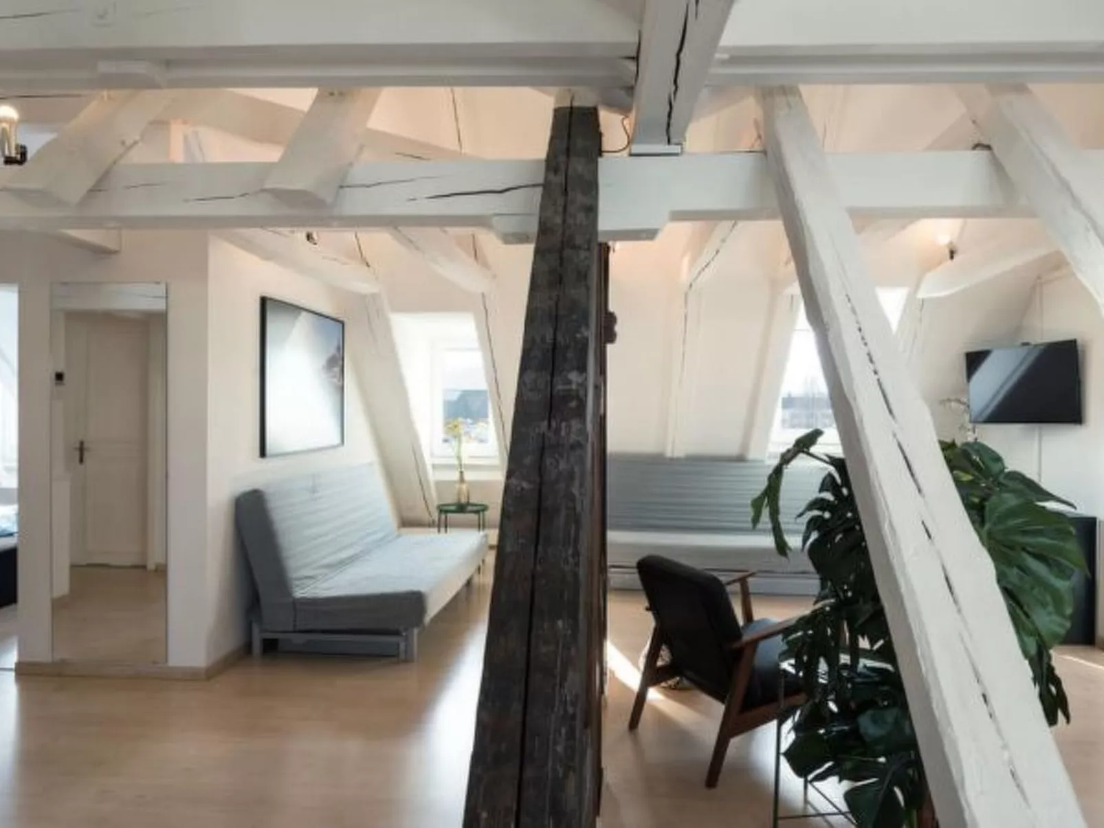 LU Sun IV - Chapel Bridge HITrental Apartment - Binnen