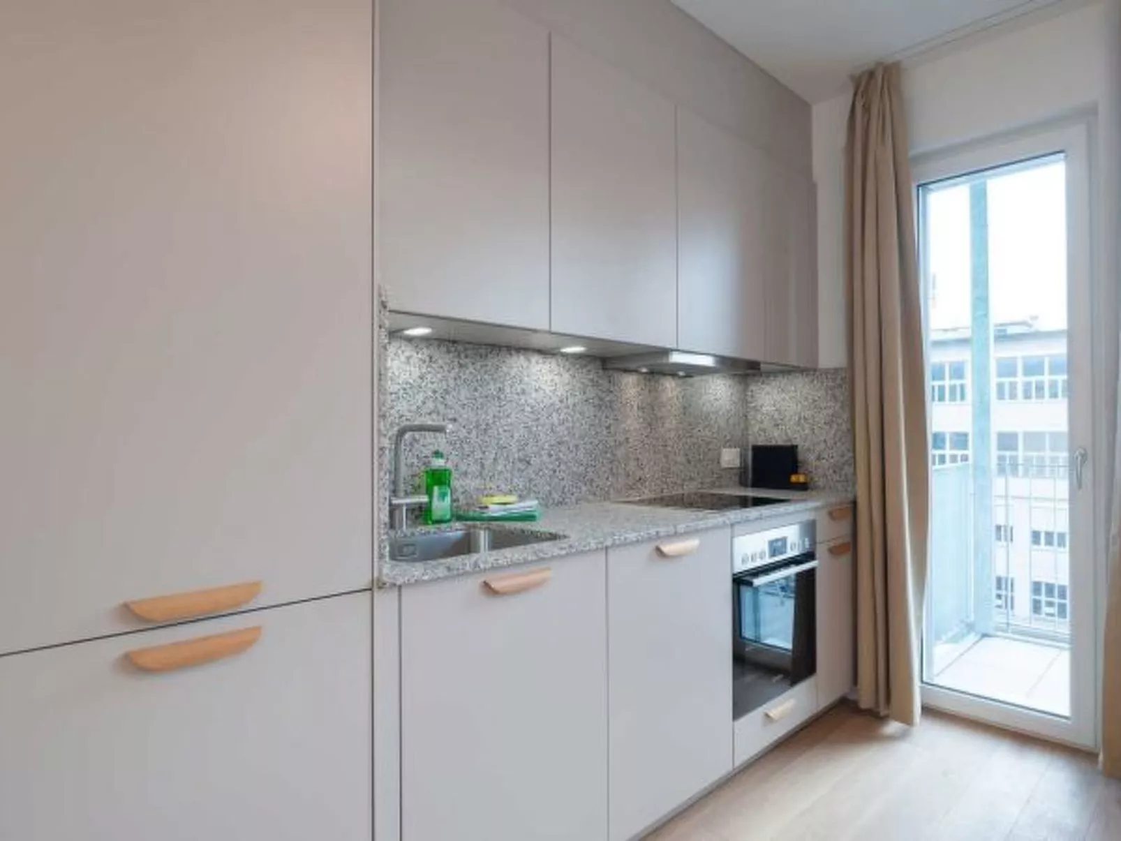 ZH Red 3 - Letzigrund HITrental Apartment - Binnen