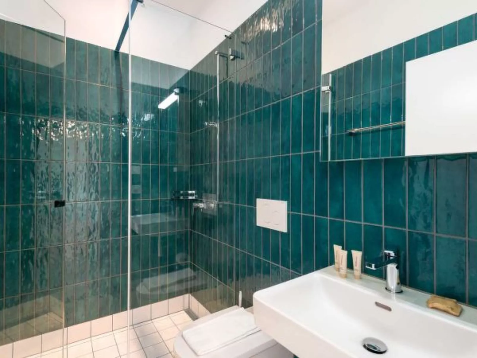 ZH Yellow 3 - Letzigrund HITrental Apartment - Binnen