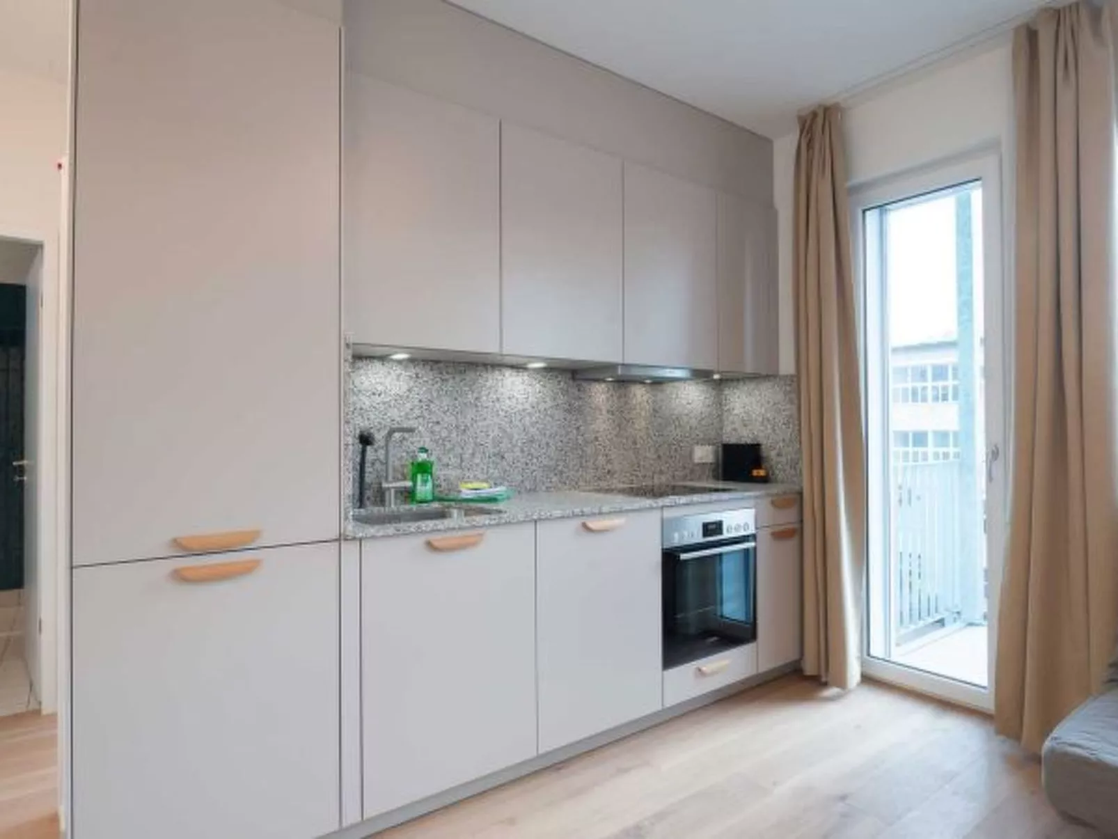 ZH Red 3 - Letzigrund HITrental Apartment - Binnen