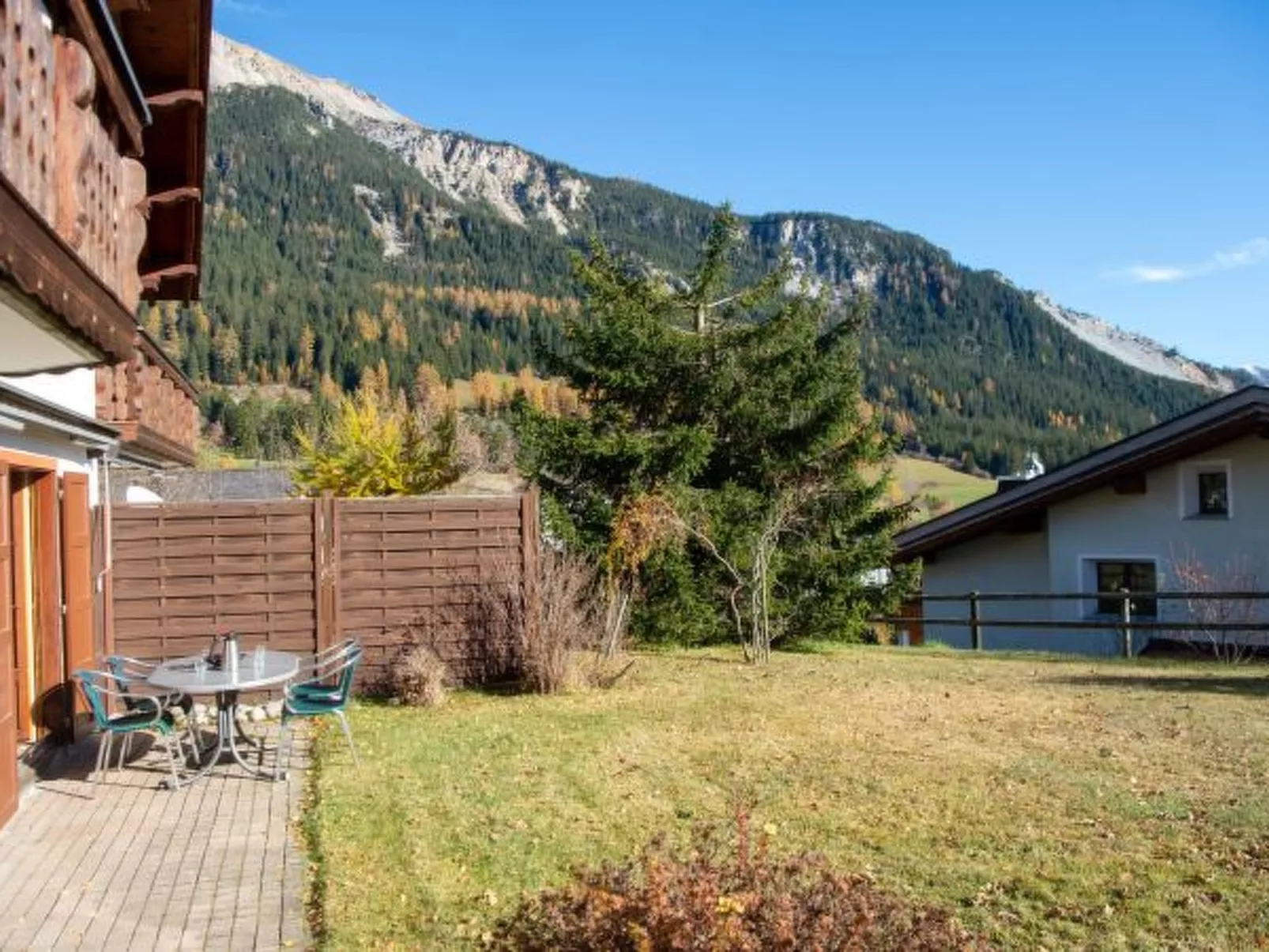 Arnika Family Accommodation in Lantsch-Lenz – For 5 People - Buiten