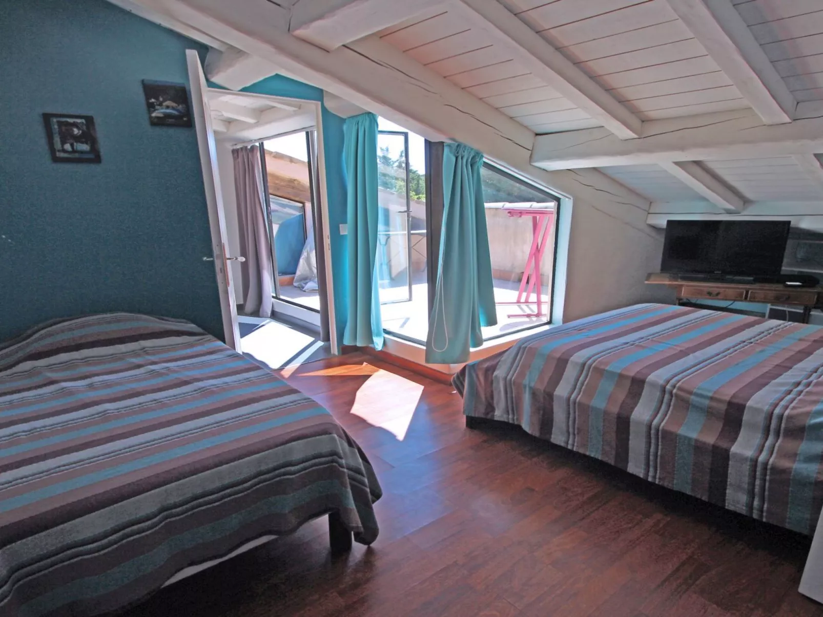 Haus 5 pers - Swimmingpool- Klimaanlage- WiFi - Binnen