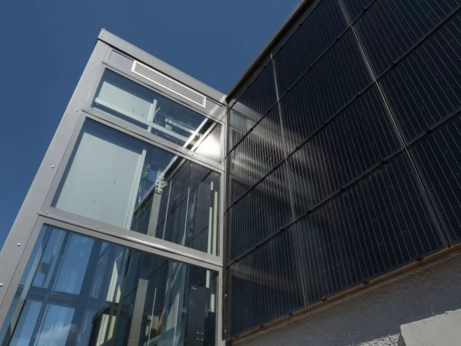 ZH Tiger I - Altstetten HITrental Apartment - Buiten