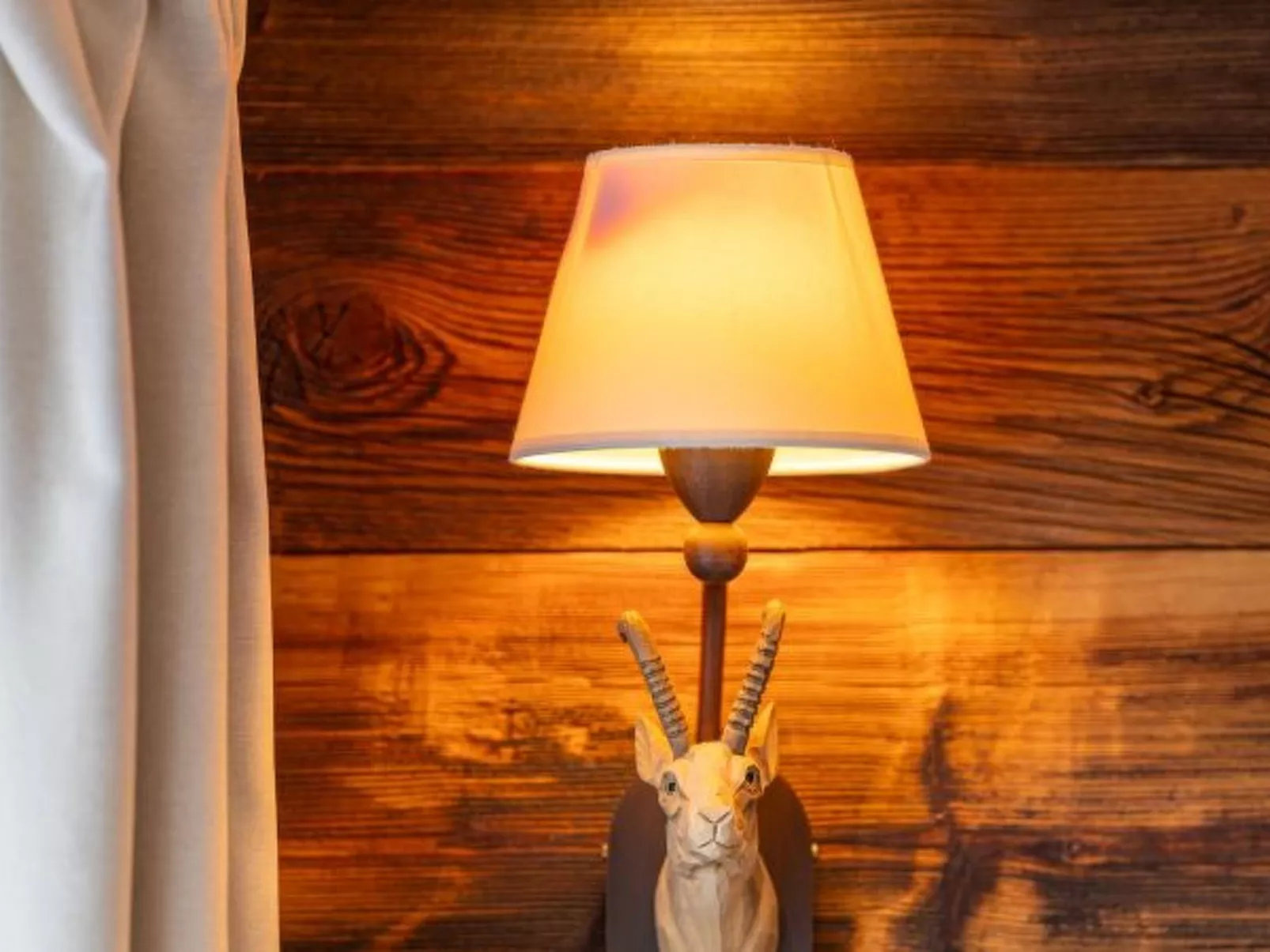 Above the Clouds - spacious chalet with great view - Binnen