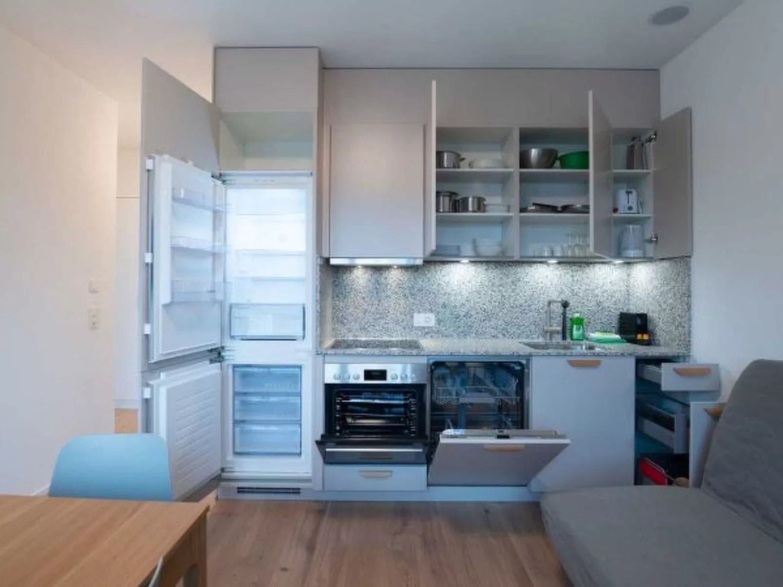 ZH Green 4 - Letzigrund HITrental Apartment - Binnen