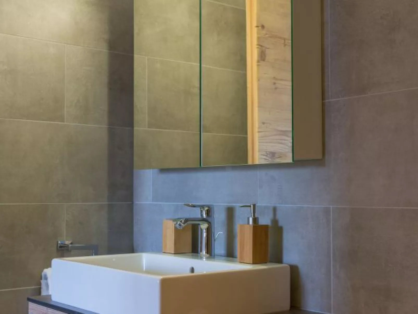 Nendaz 2 bedroom apartment - close ski lift (R27) - Binnen