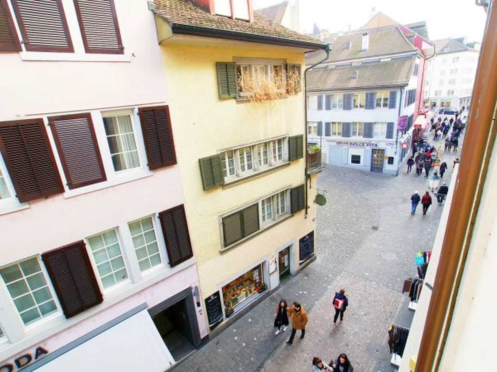 ZH Doerfli 1 - HITrental Apartment - Buiten