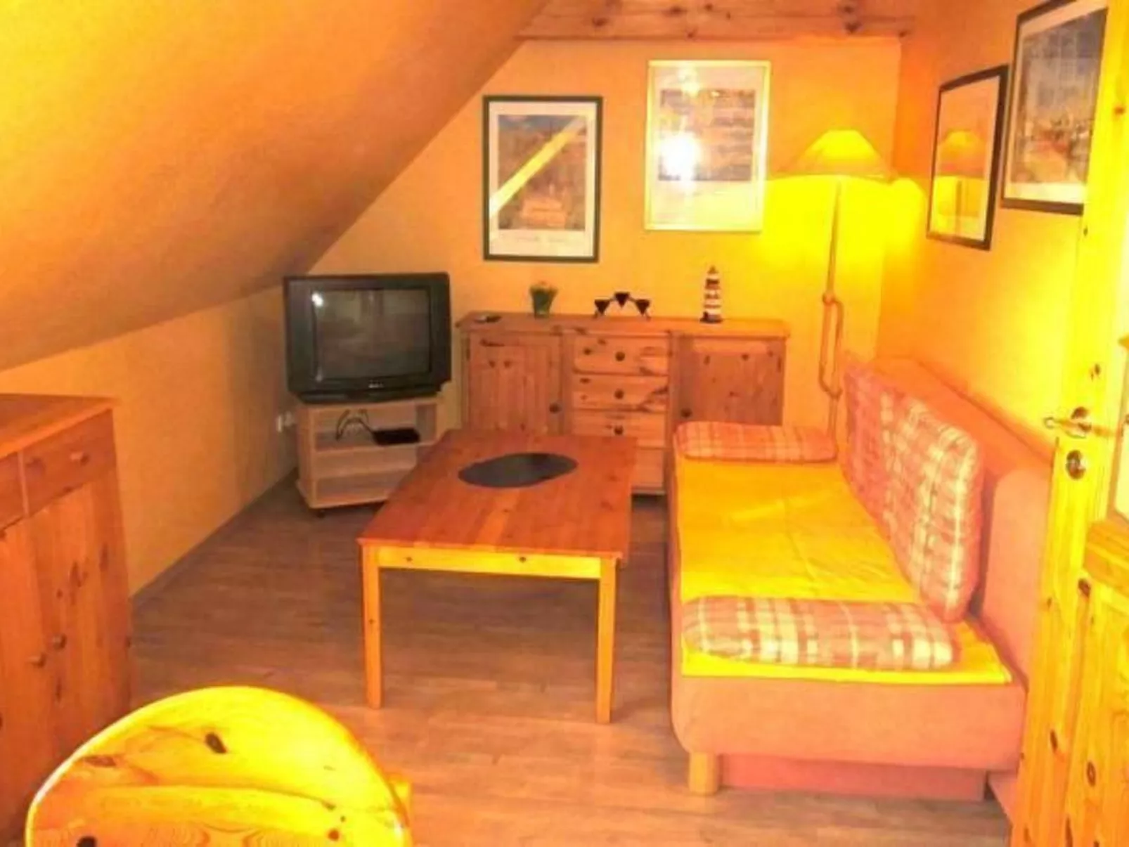 Wohnung in einem reetgedeckten Friesenhaus aus dem Jahr 1860 - Binnen