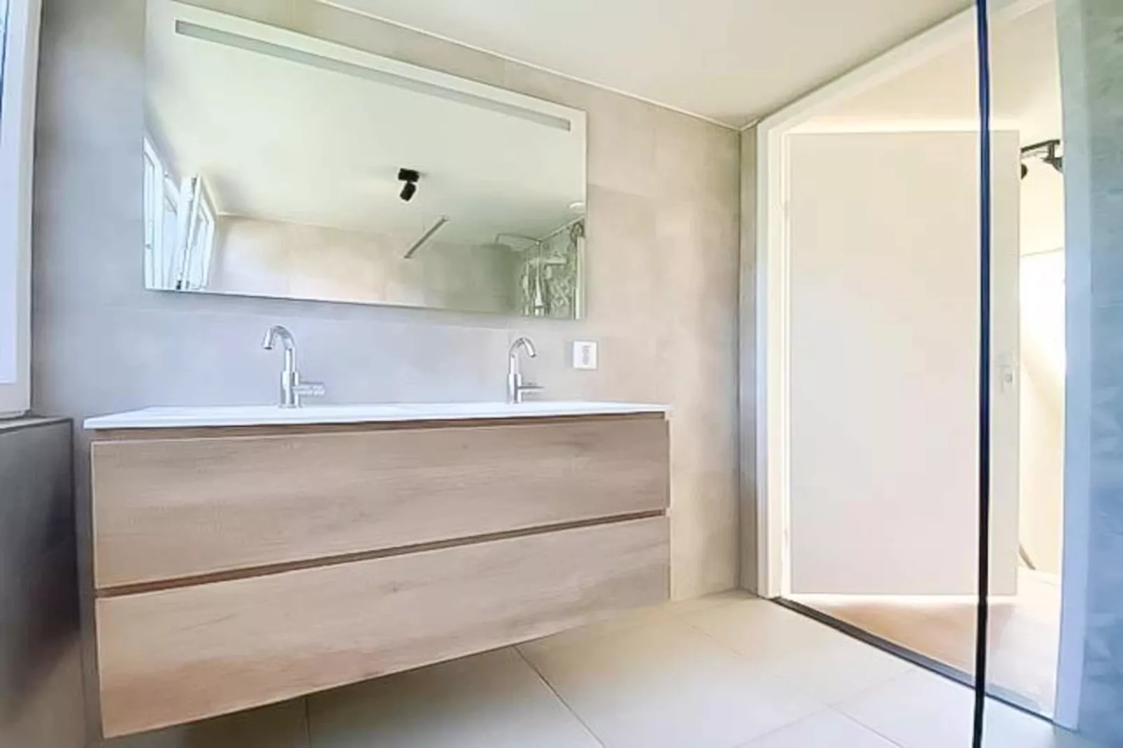 Hip in Sint Maarten - 79 - Badkamer