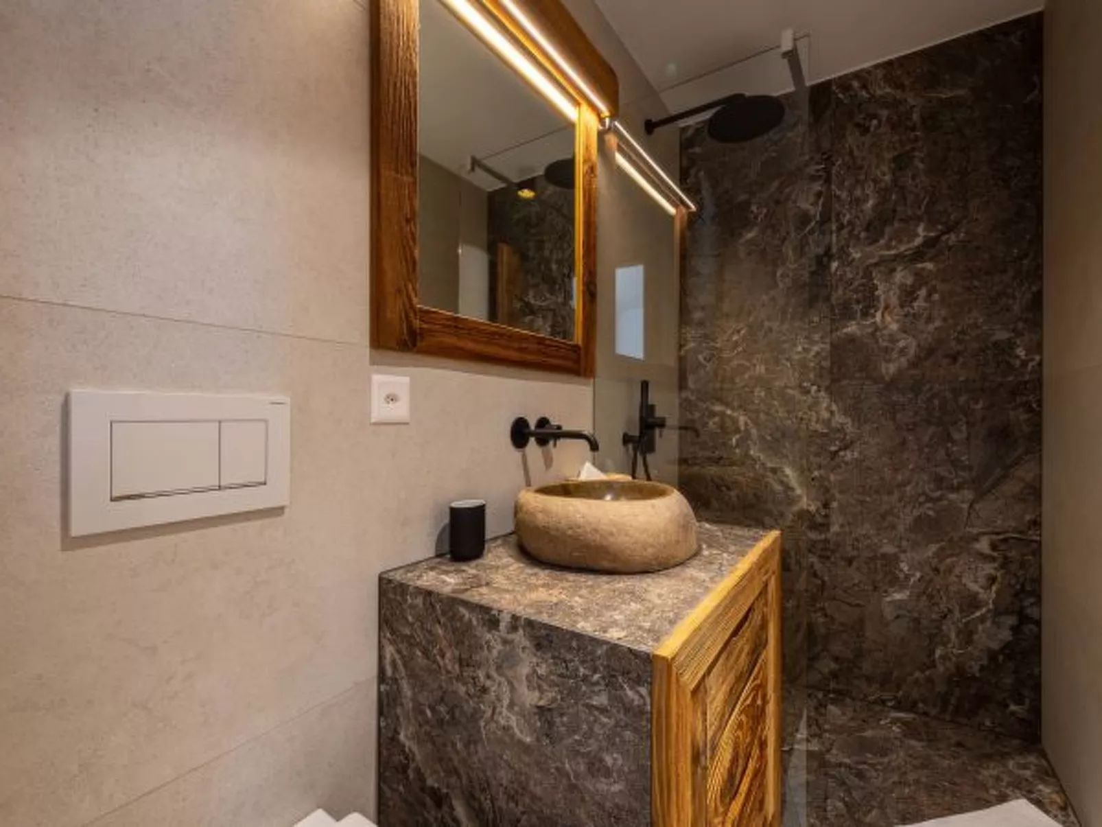 Les Fermes d'Alice - Centre de la station - Binnen