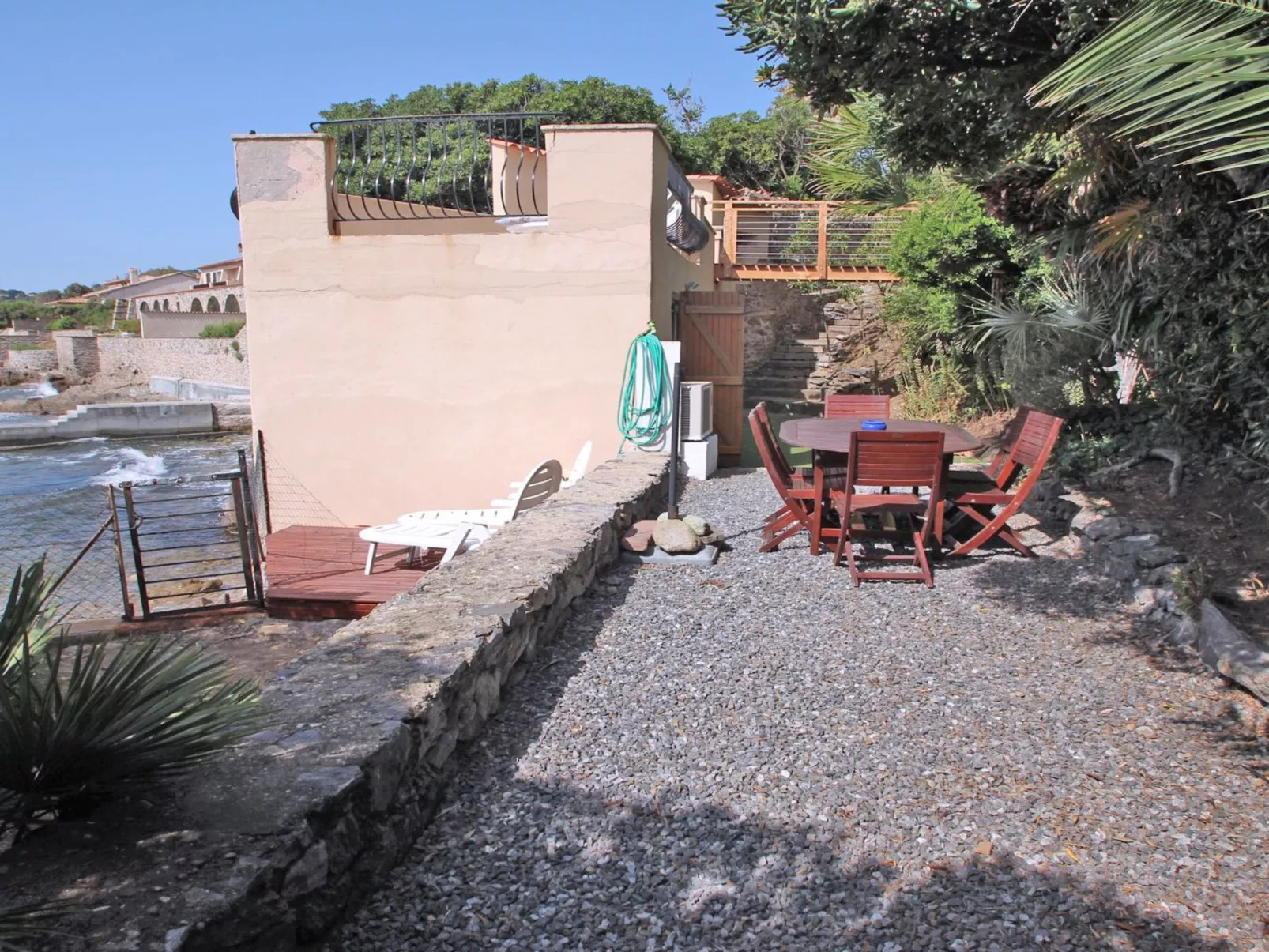 Le Bateau - 4 Personen - Füße im Wasser - Strand - Buiten