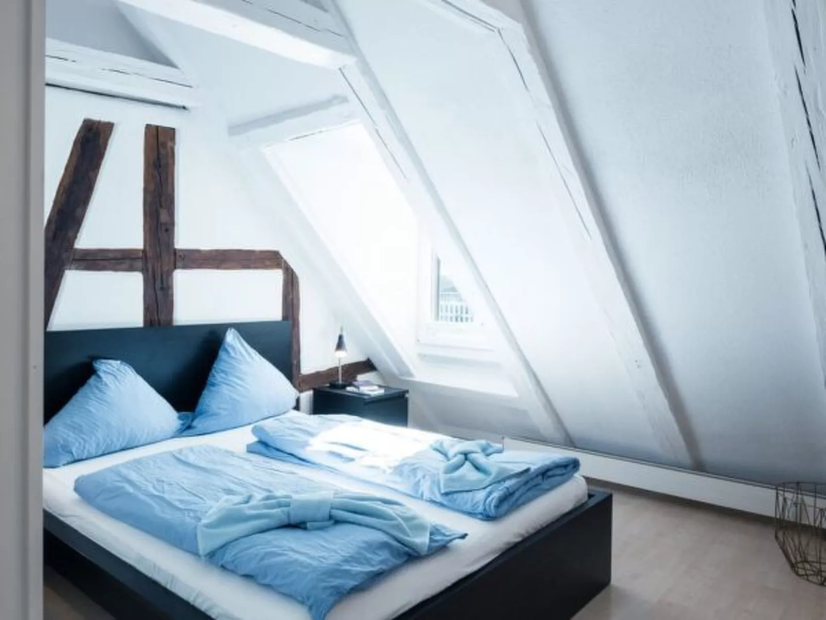 LU Sun IV - Chapel Bridge HITrental Apartment - Binnen