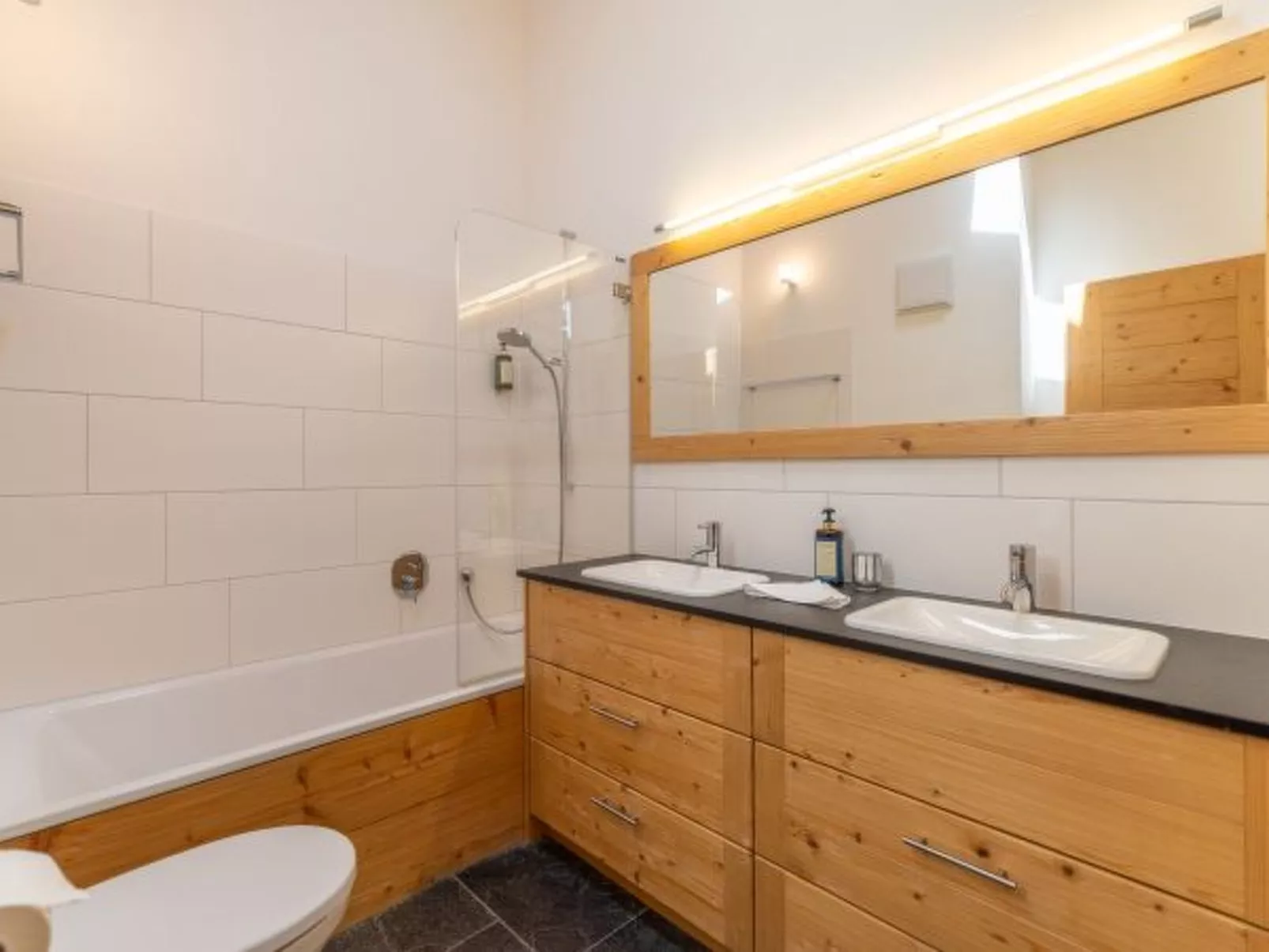 Montagnard 12 - Spa Access - Binnen