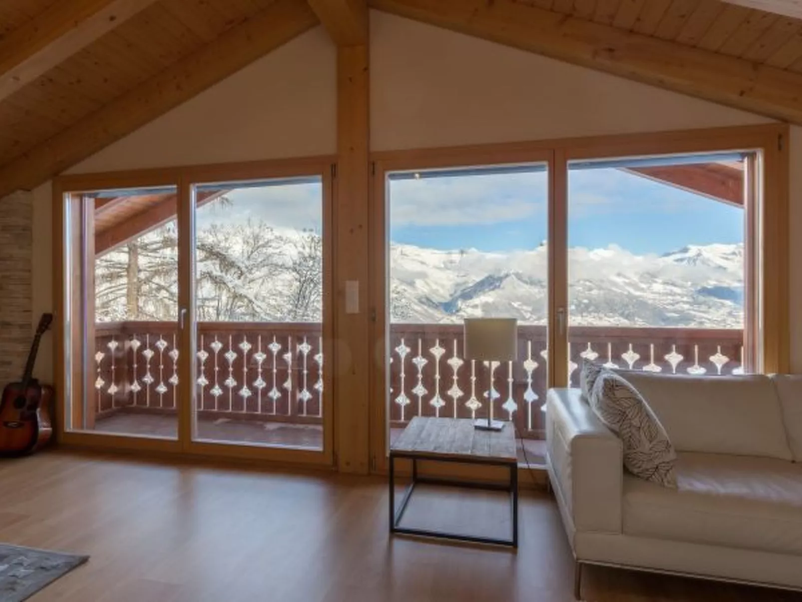 Chalet Nid Blanc wood burning hottub - Binnen