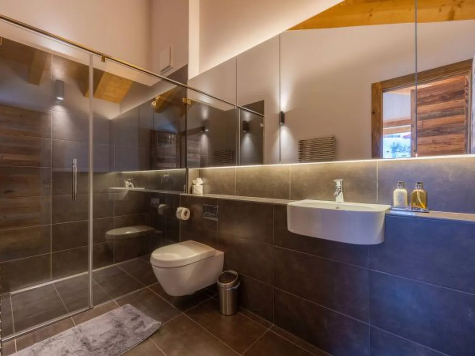 Grimpeur luxury duplex, Spa Access Front Telecabin - Binnen