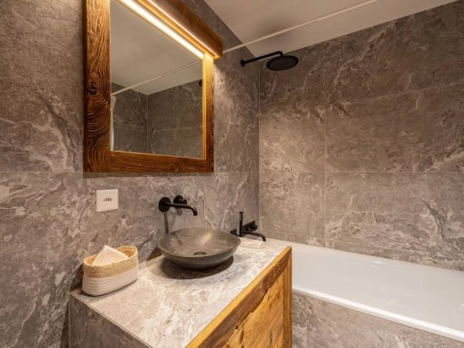 Les Fermes d'Alice - Centre de la station - Binnen