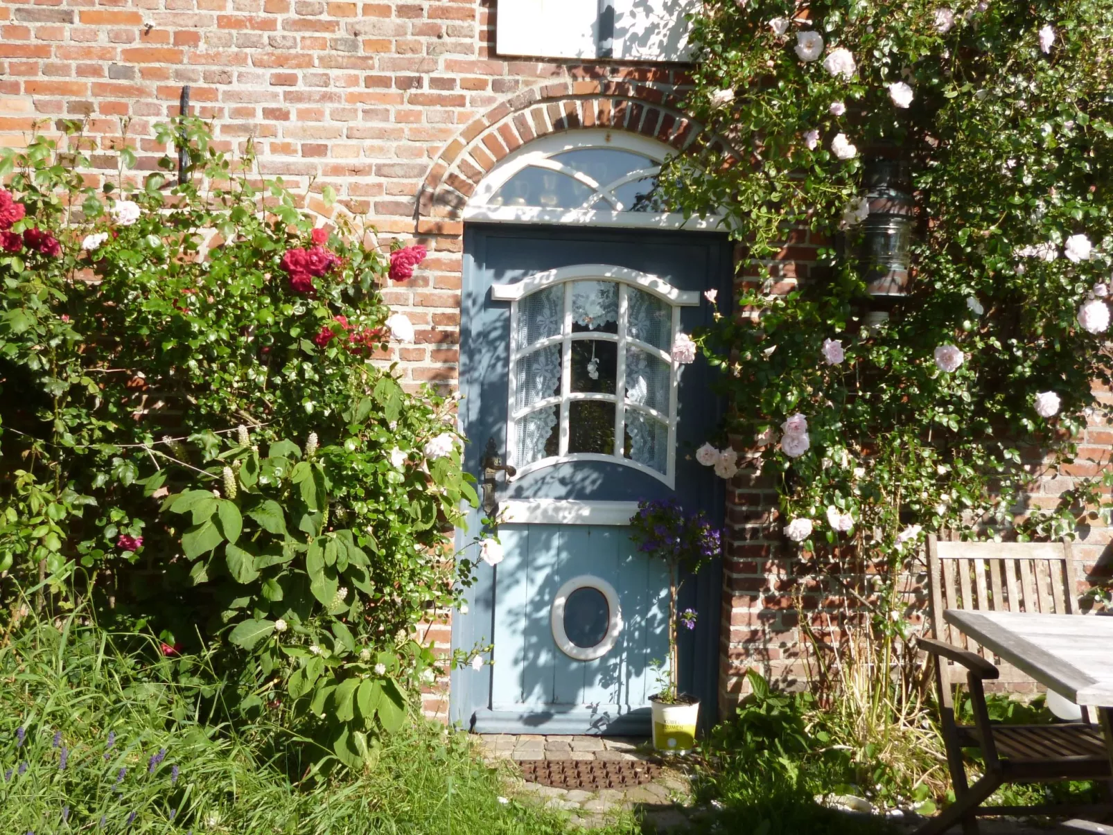 Wohnung in einem reetgedeckten Friesenhaus aus dem Jahr 1860 - Binnen