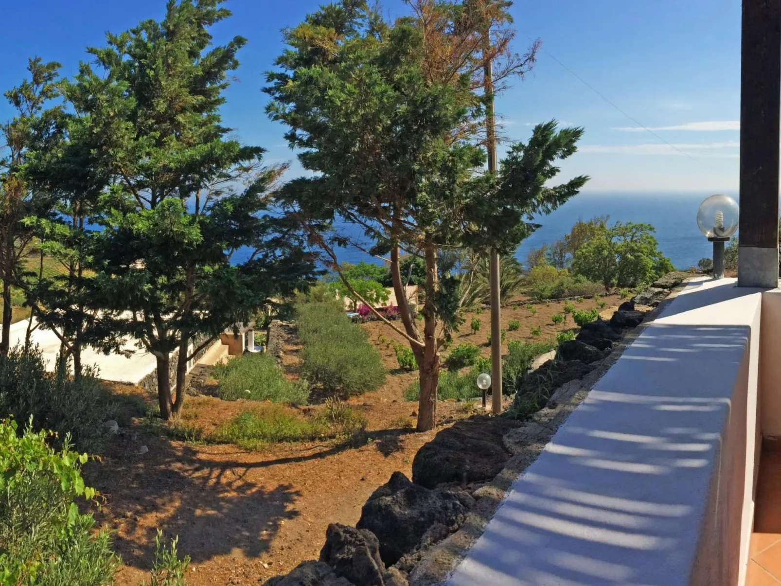 Dammuso mit Terrasse und Meerblick - Buiten
