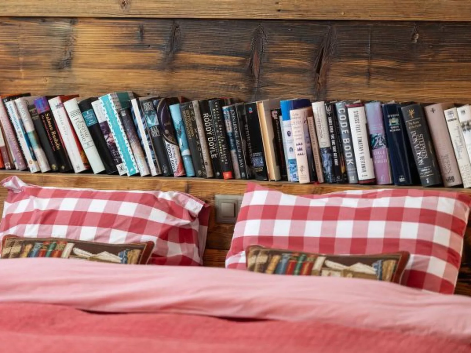 Above the Clouds - spacious chalet with great view - Binnen