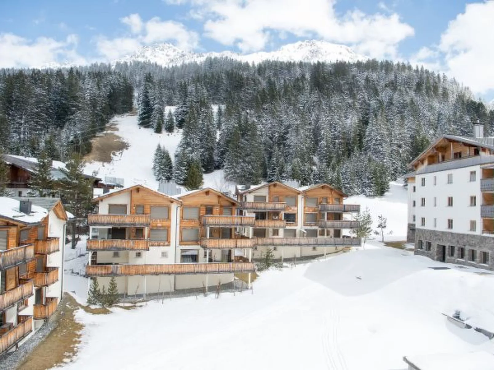 Moderne Ferienwohnung Scalottas Lenzerheide - Buiten