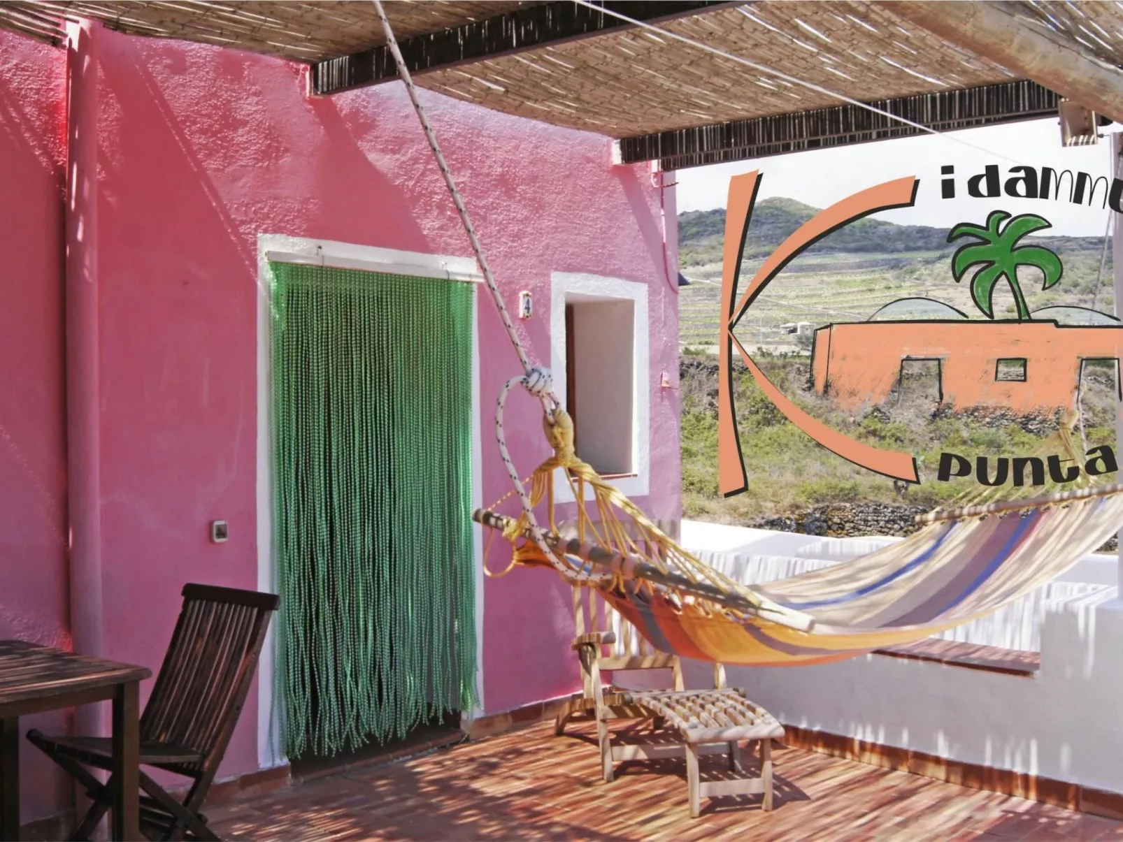 Dammuso mit Terrasse und Meerblick - Buiten