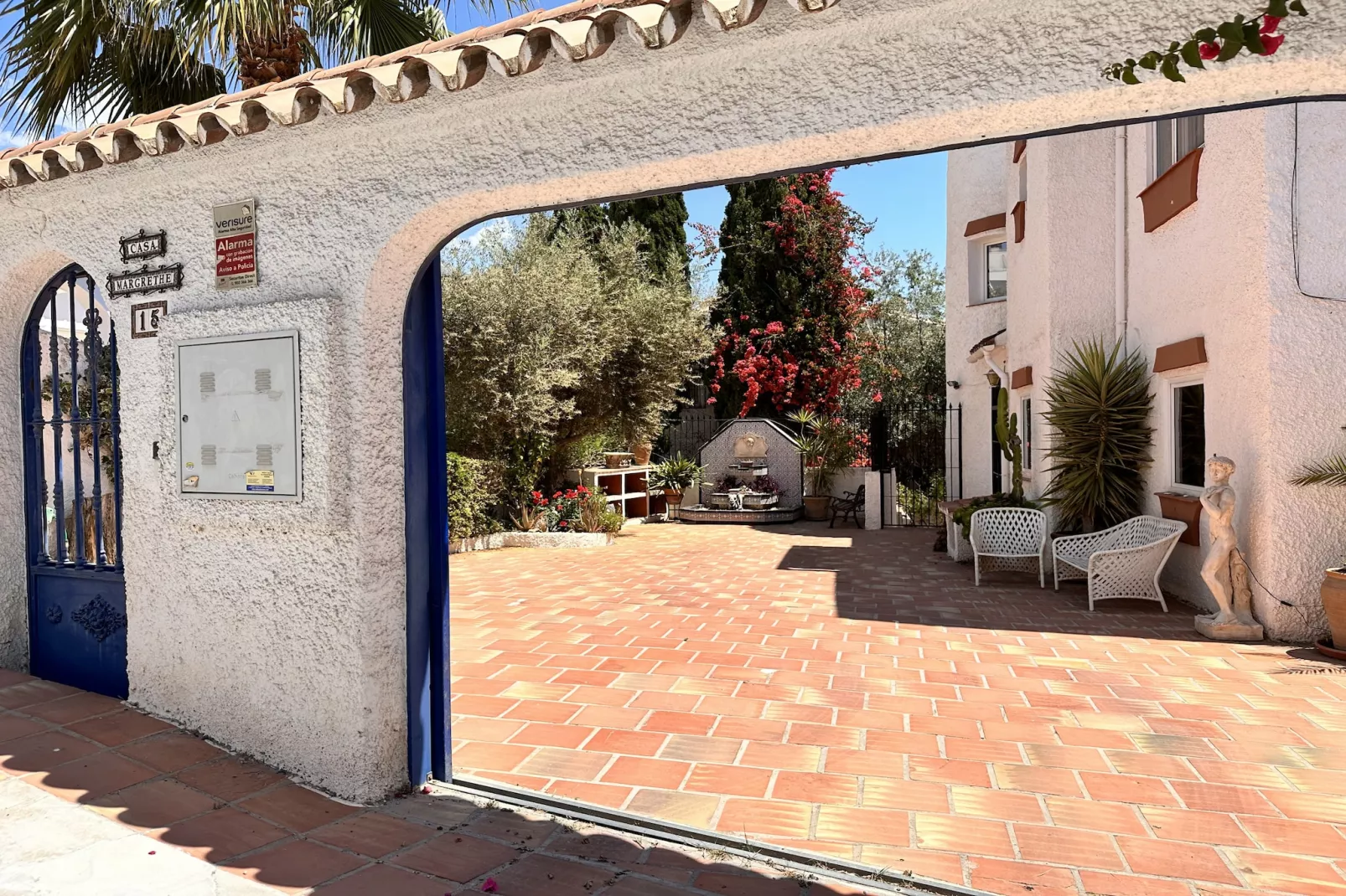 Chimenea 15 Private Pool and Parking by Casasol - Image-tags.garage
