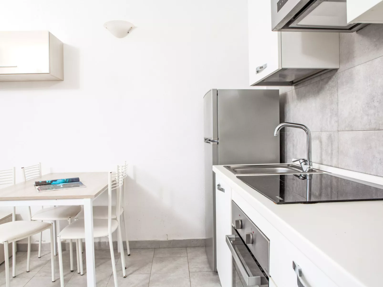 Luminoso trilocale eolo - Binnen