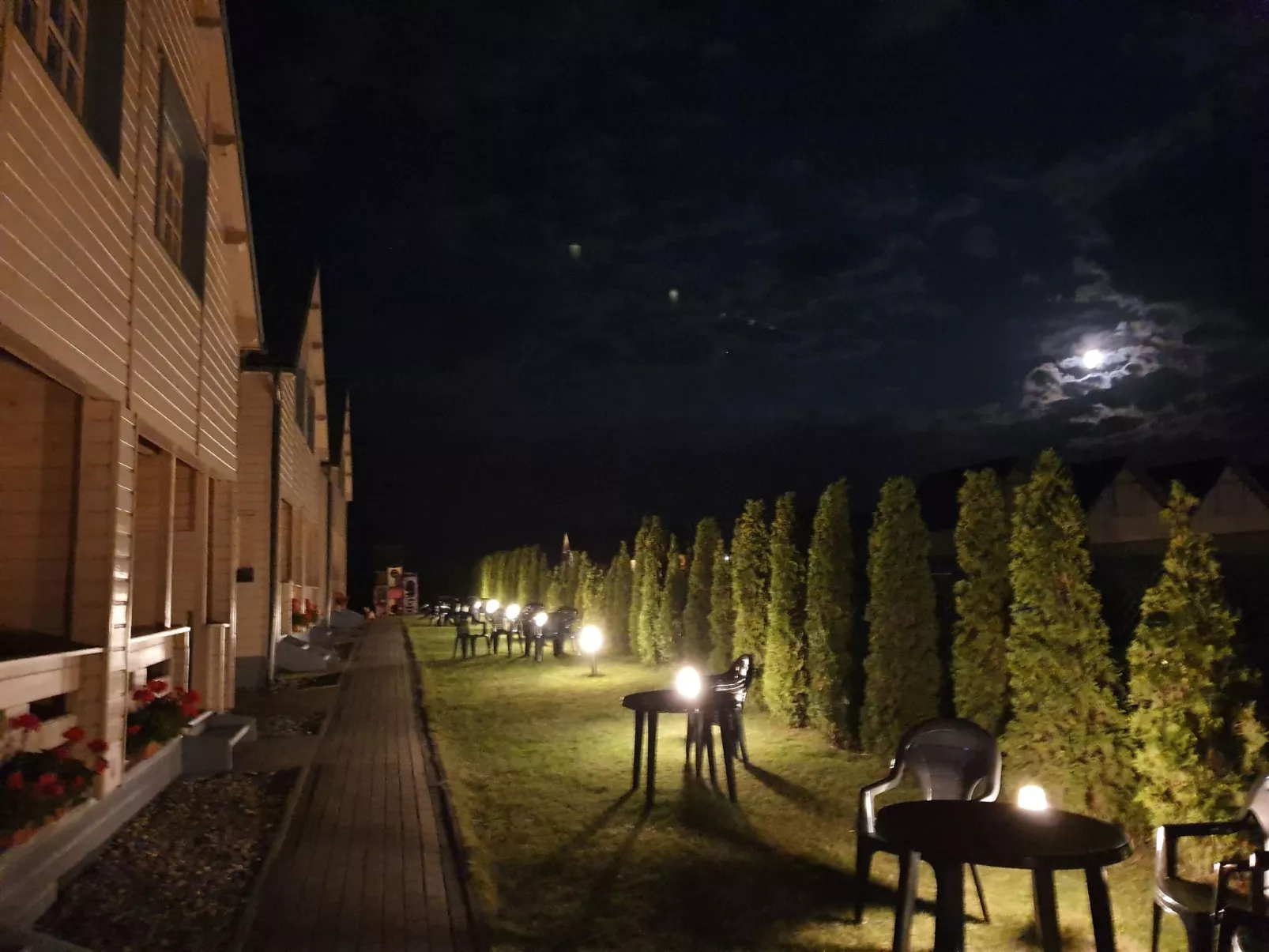 "Ferienwohnung" mitten im Grünen - Buiten