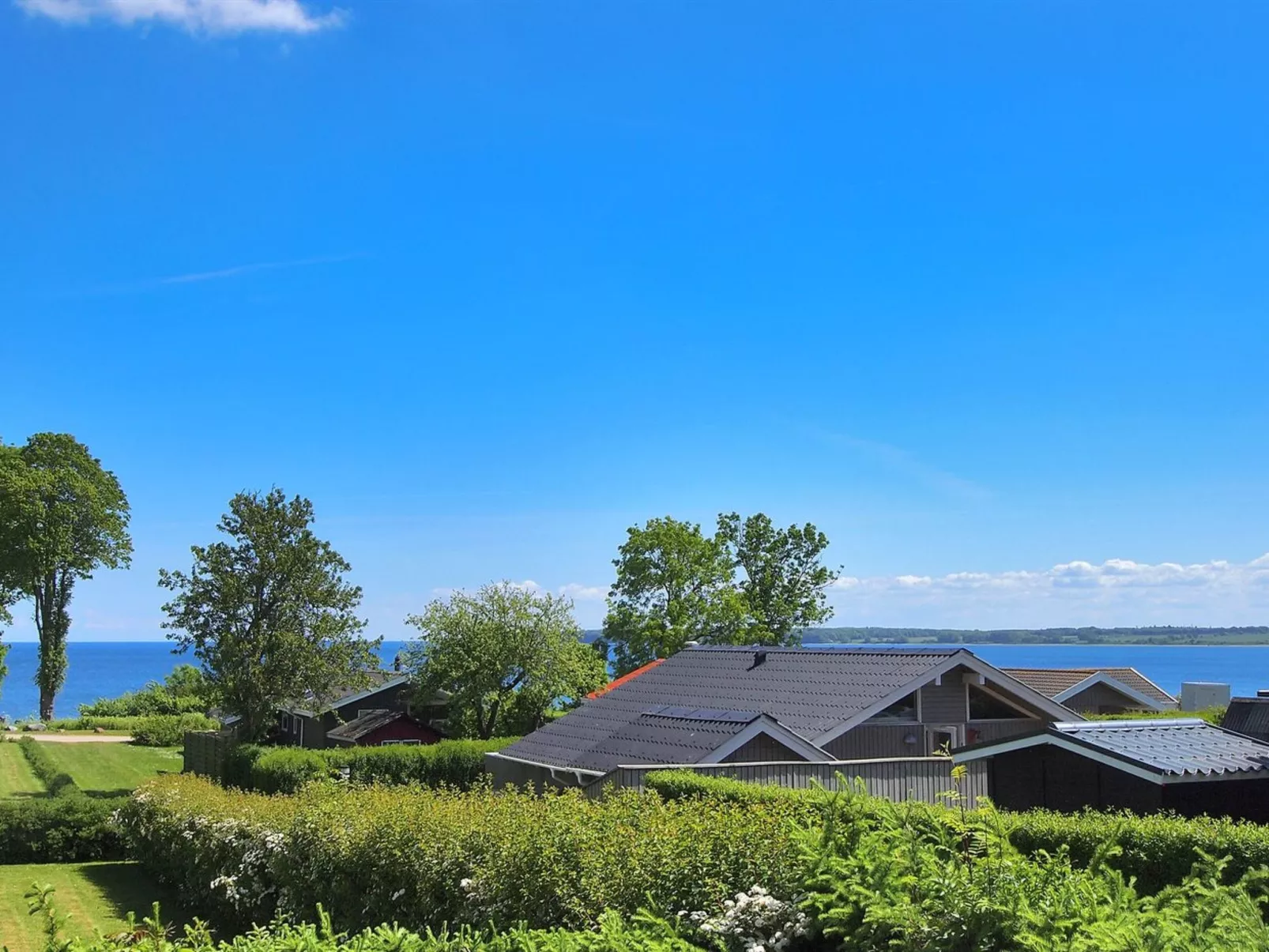 "Giselle" - 150m from the sea - Buiten
