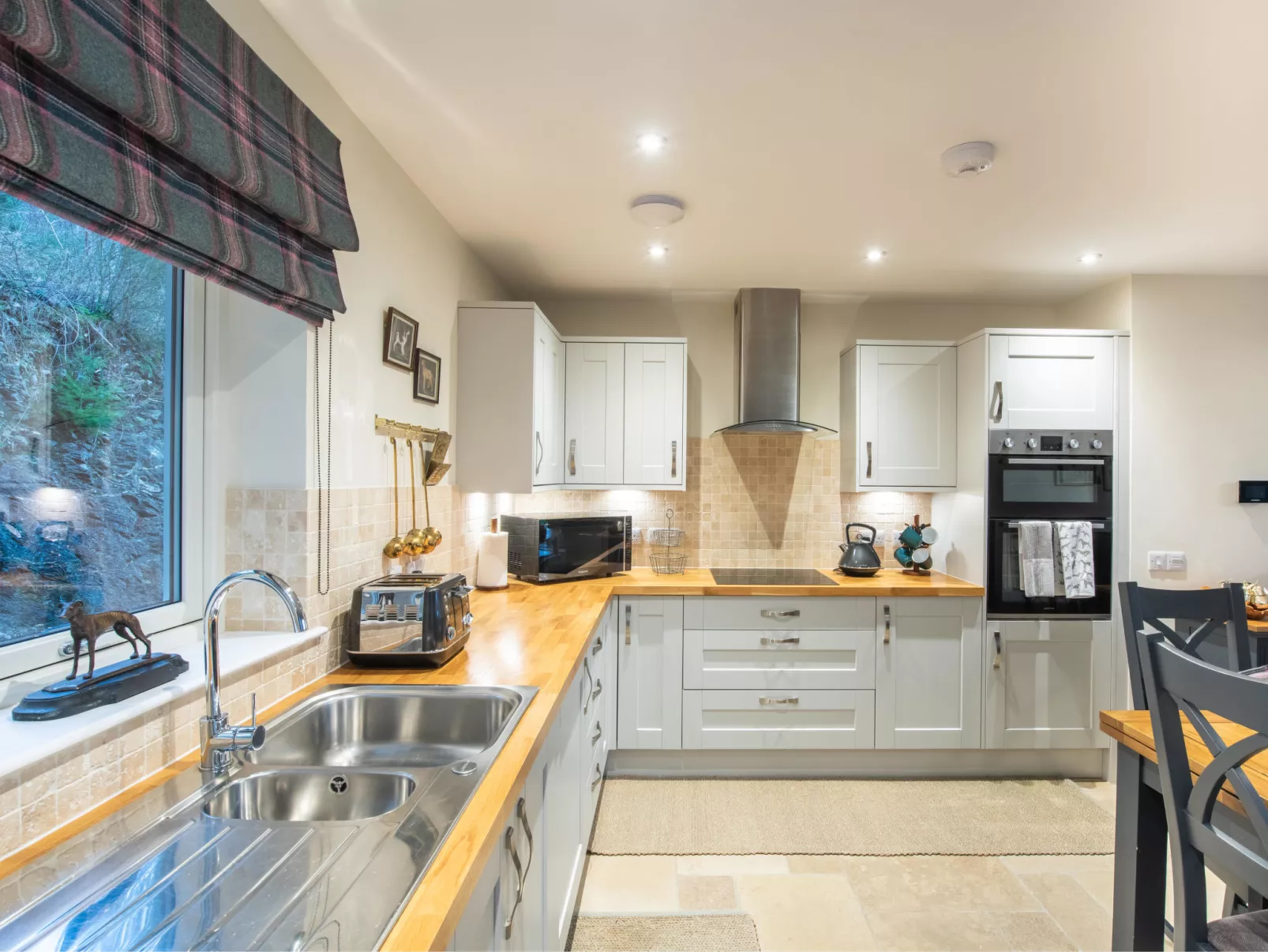 Glenmoriston Estate (2 cottages) - Binnen