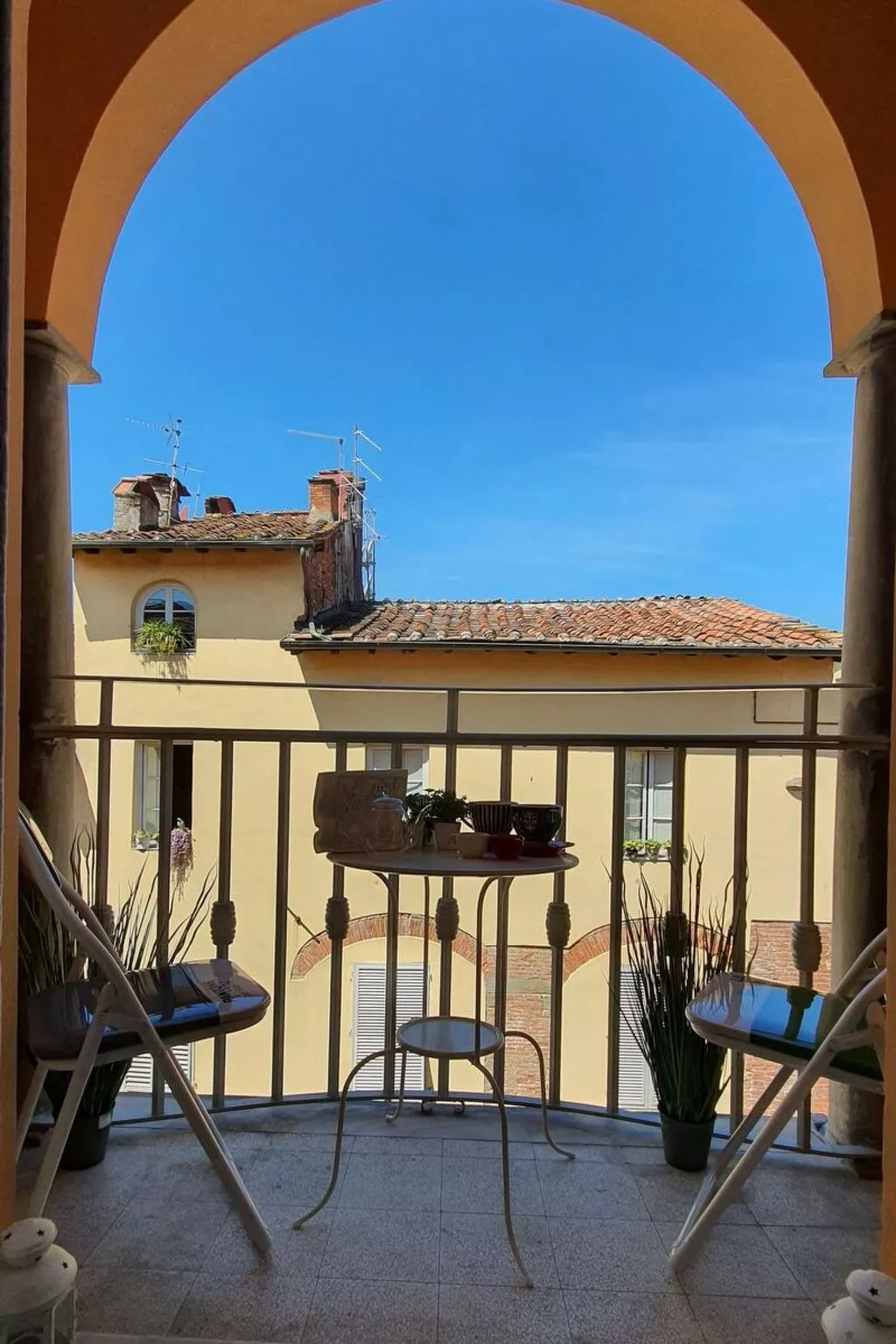 Sui Tetti Di Lucca - Buiten