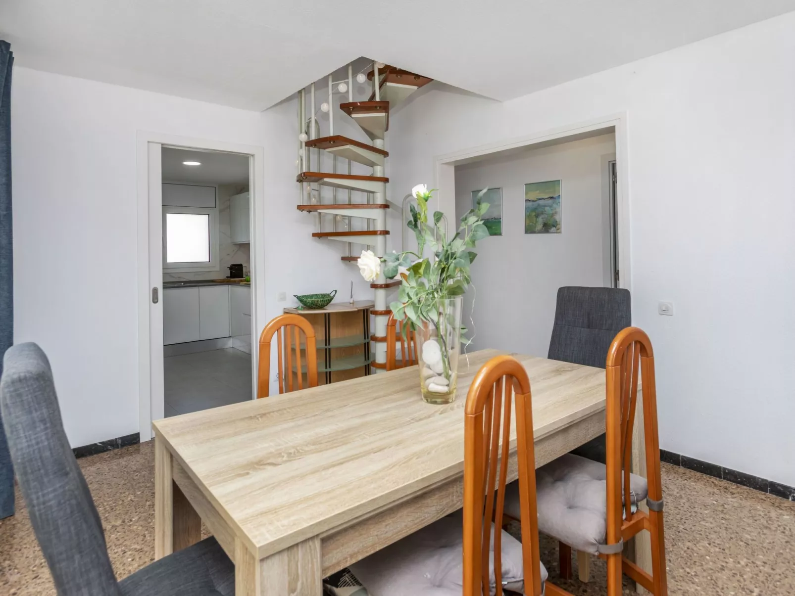 Mi Capricho - Binnen