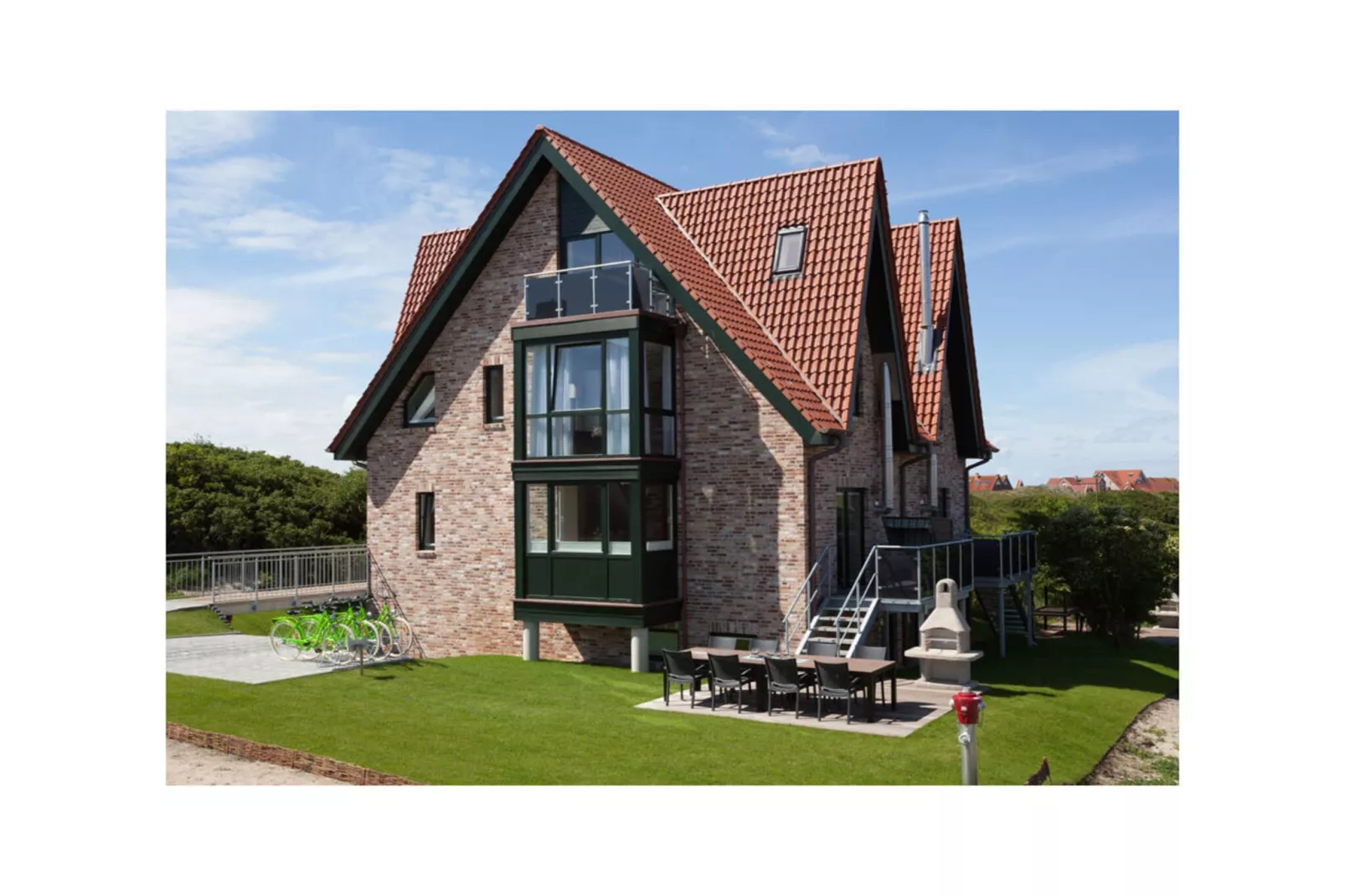 180870 - Buitenkant zomer