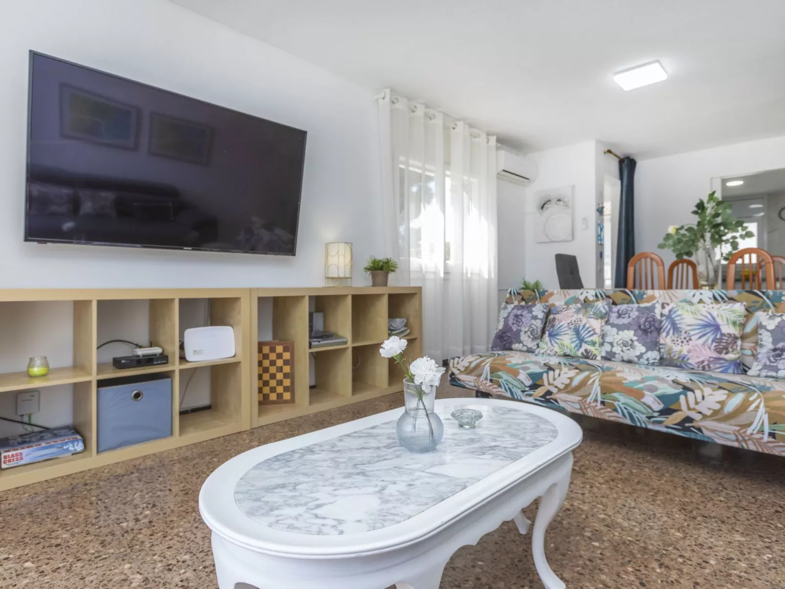 Mi Capricho - Binnen