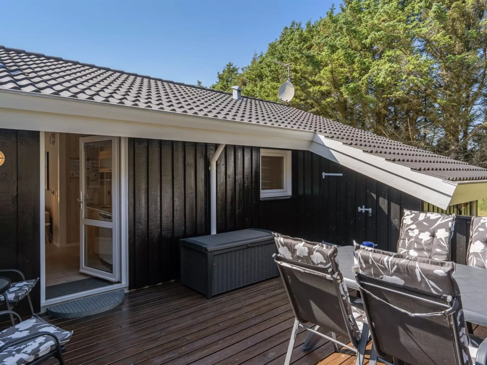 "Ilka" - 375m from the sea - Buiten