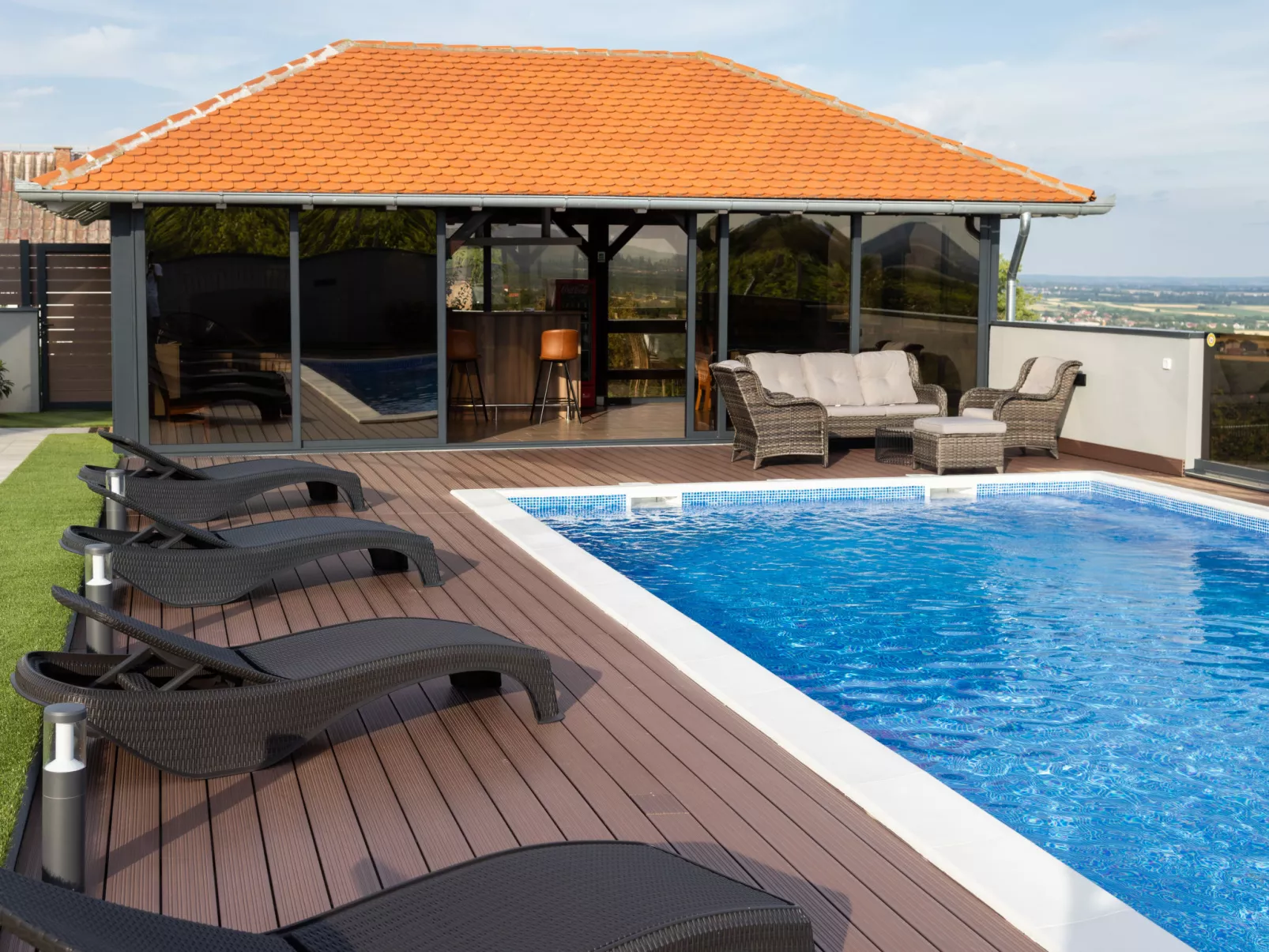 House King`s Hill - Buiten