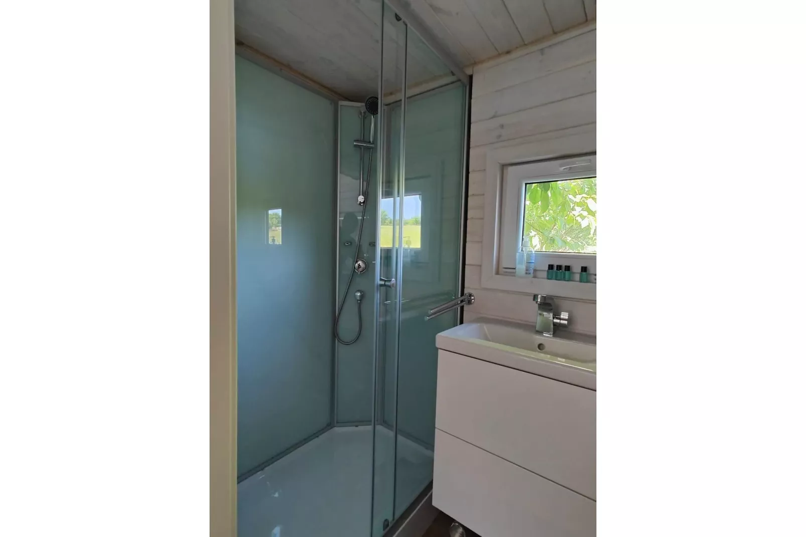 TH1 4P+20€(5) Immer - Badkamer