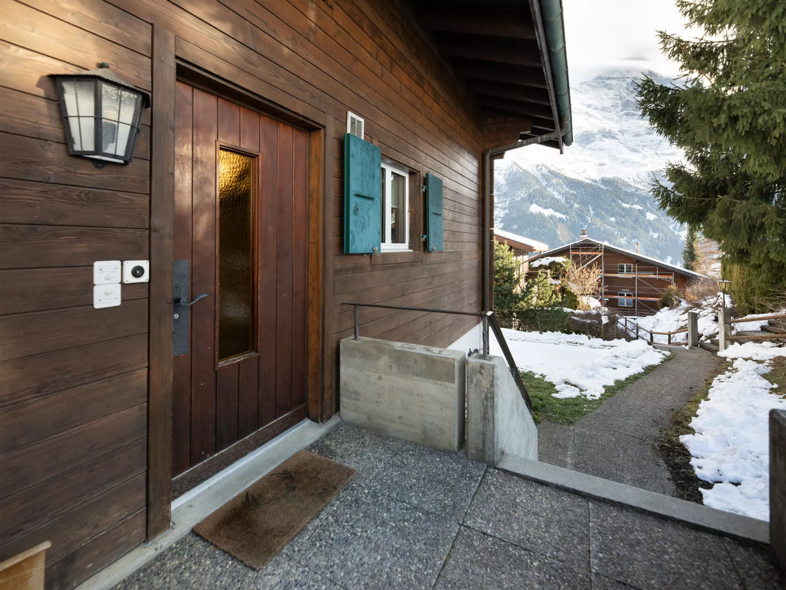 Chalet Bienli Mitte - Buiten