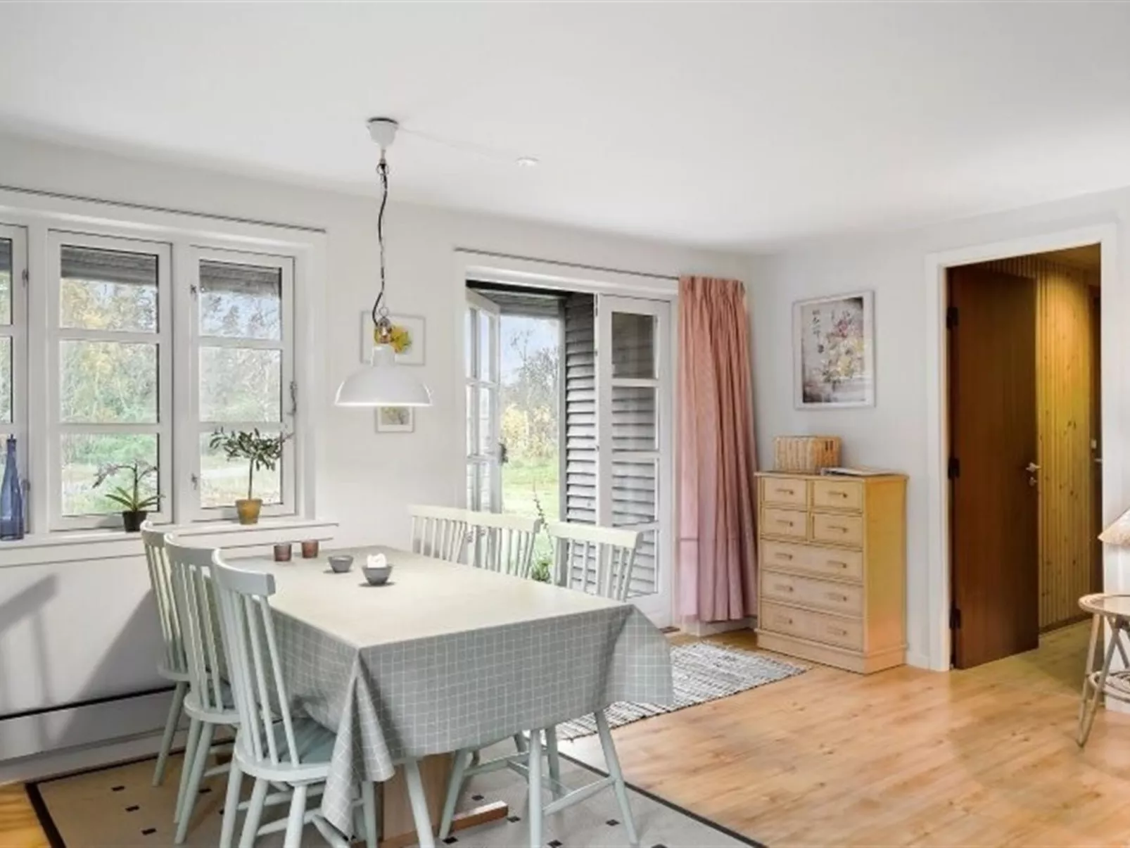 "Ingalise" - 500m from the sea - Binnen