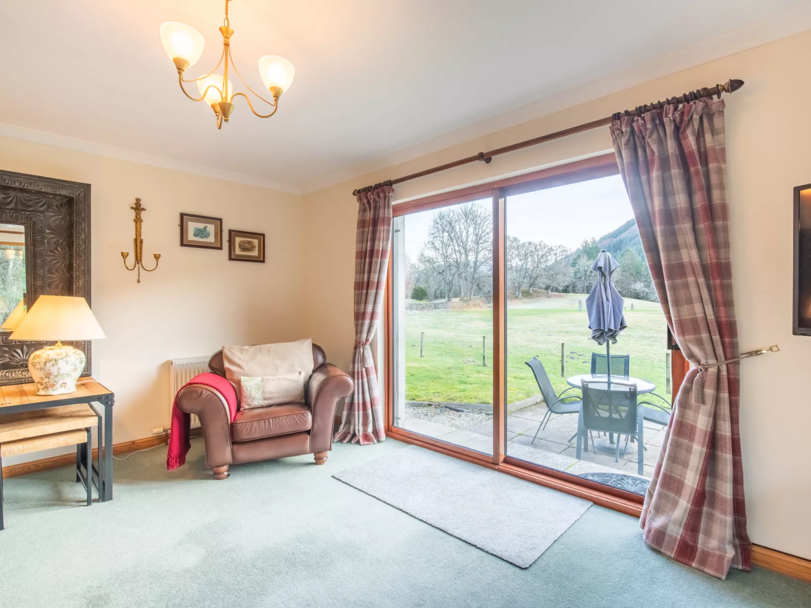 Glenmoriston Estate (2 cottages) - Binnen