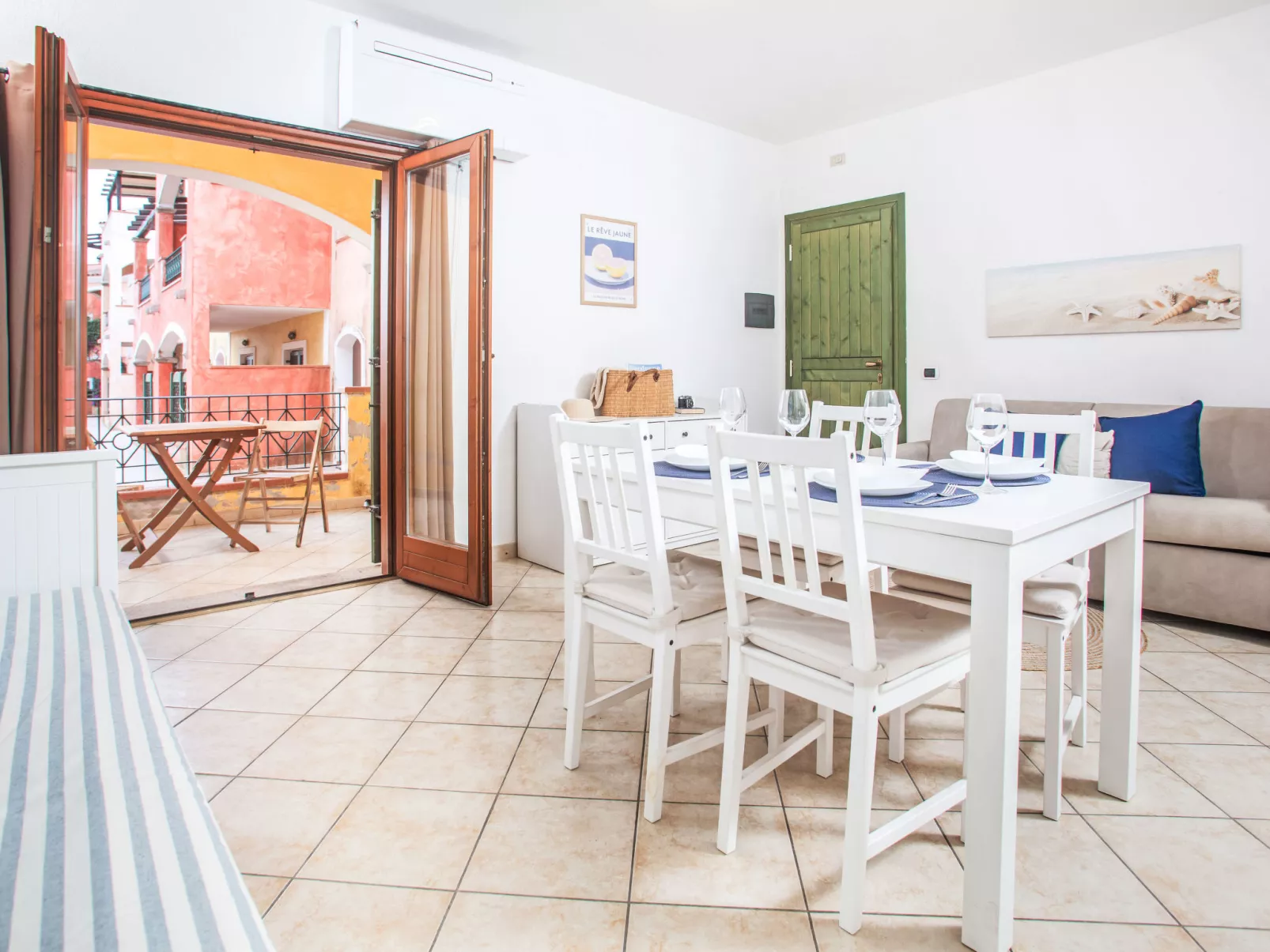 Delizioso Nausicae con piscina - Binnen