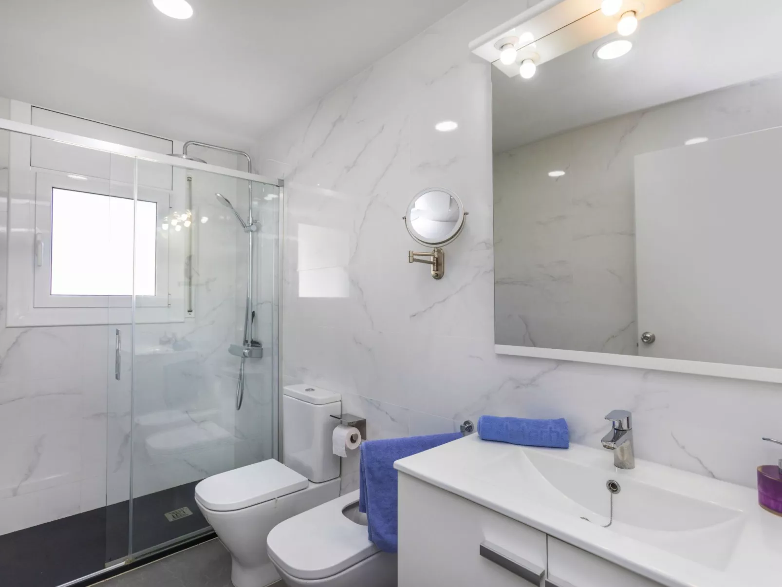 Mi Capricho - Binnen