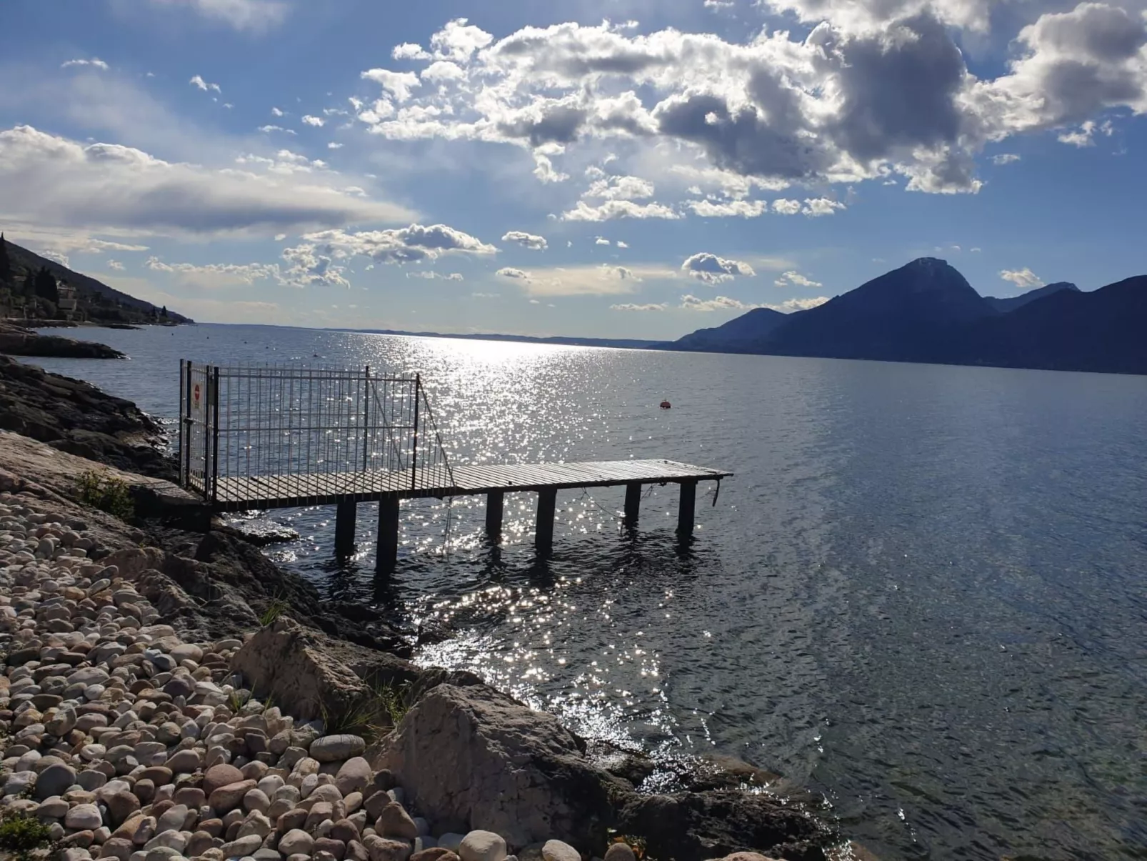 Gelbe Wohnung 65qm mit Garten und Seeblick - Image-tags.info