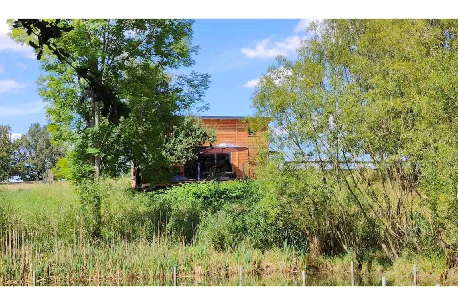 TH3 1P 40€(5) Schulz - Buitenkant zomer