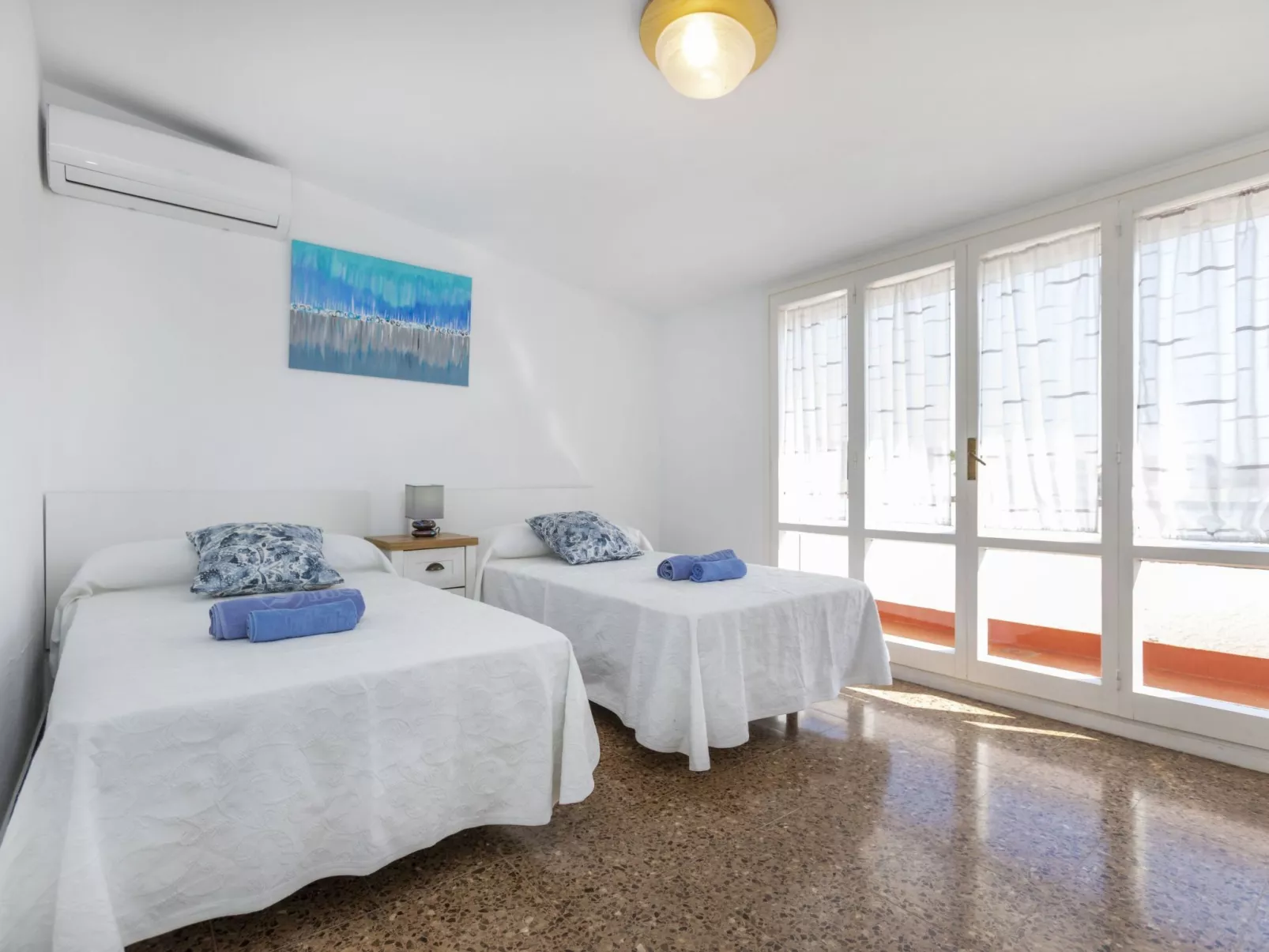 Mi Capricho - Binnen