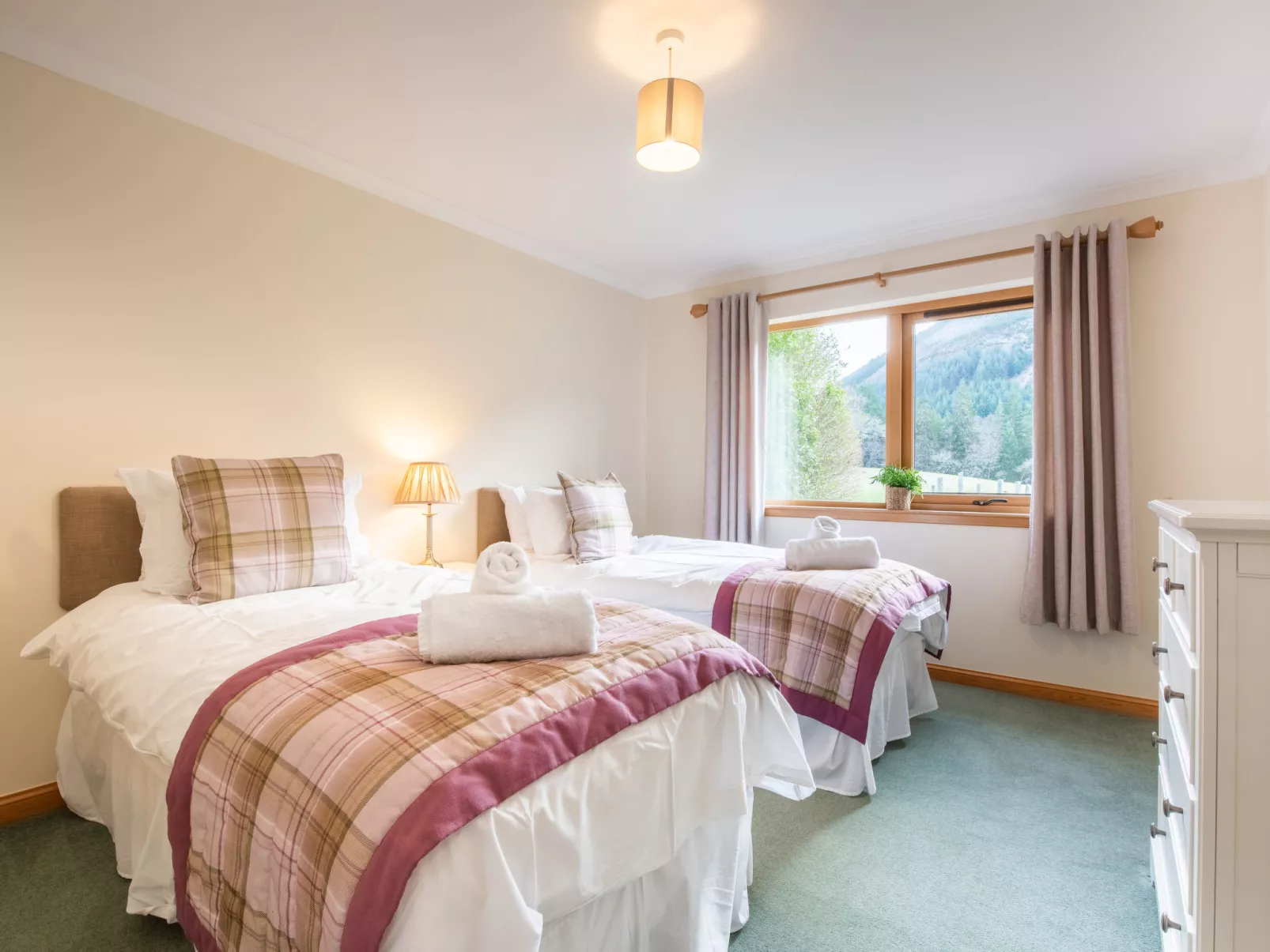 Glenmoriston Estate (2 cottages) - Binnen