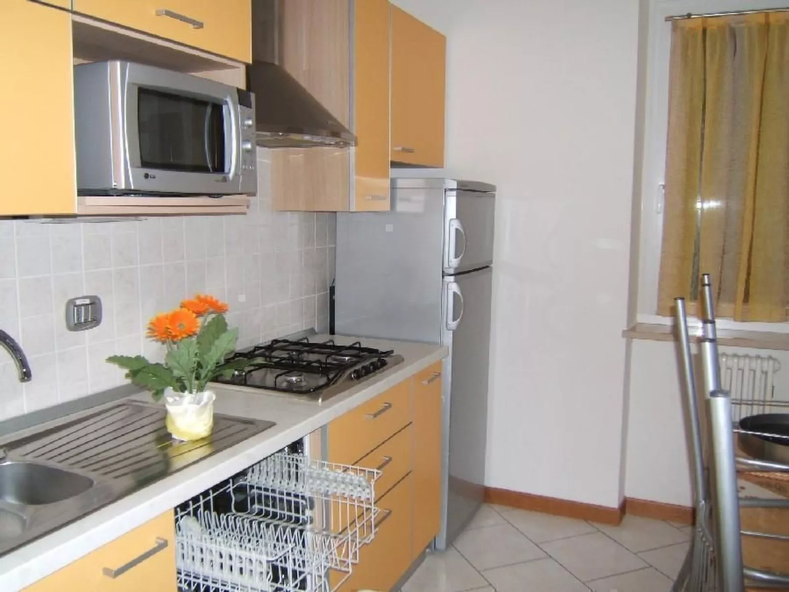 Gelbe Wohnung 65qm mit Garten und Seeblick - Image-tags.info