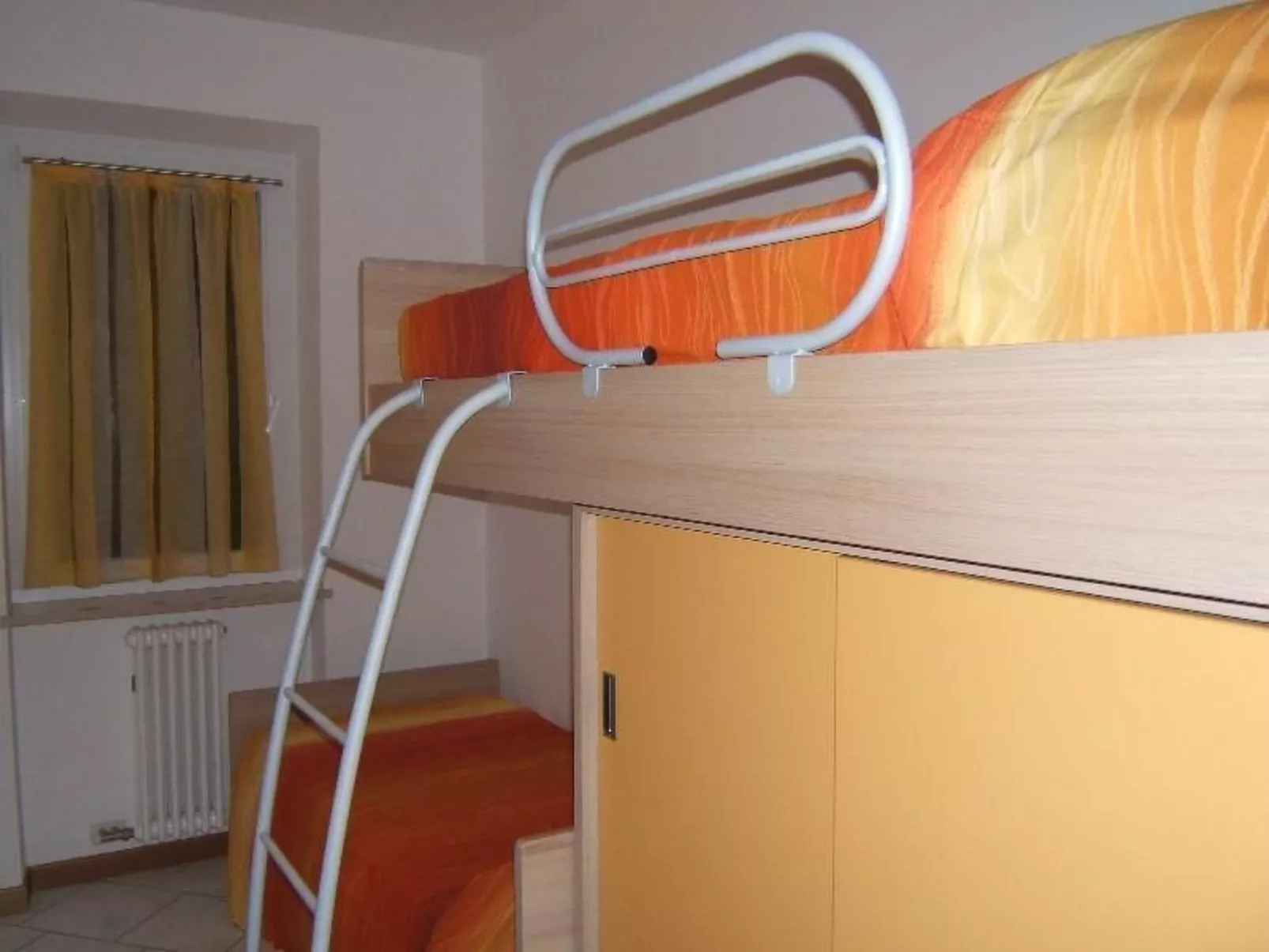 Gelbe Wohnung 65qm mit Garten und Seeblick - Image-tags.info