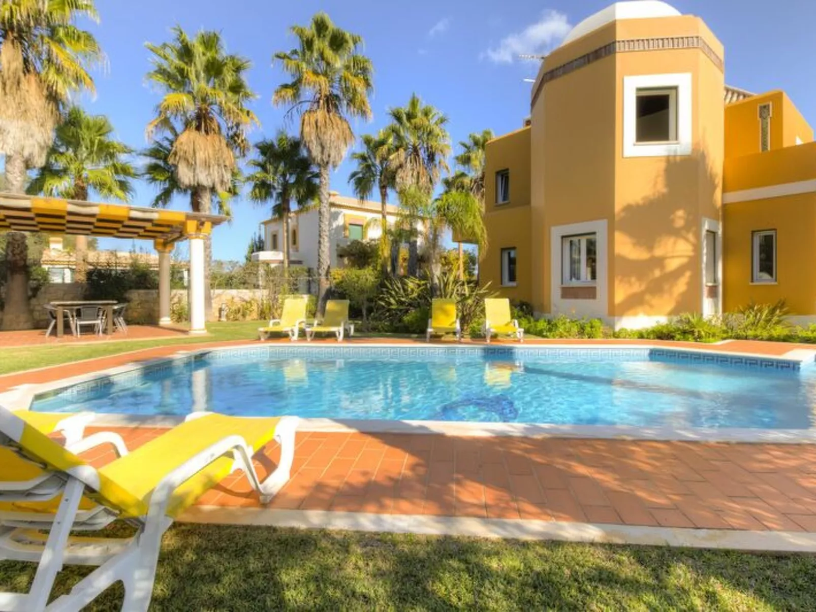 Villa V4 Alegria - Buiten